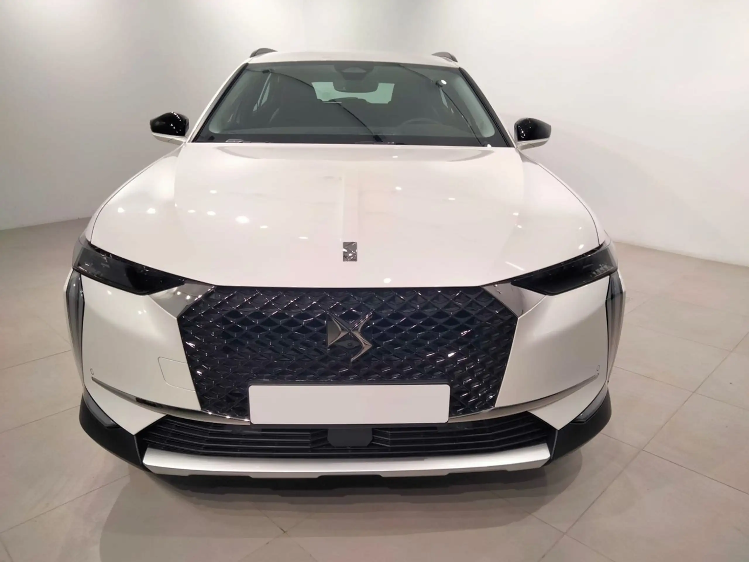 DS Automobiles - DS 4