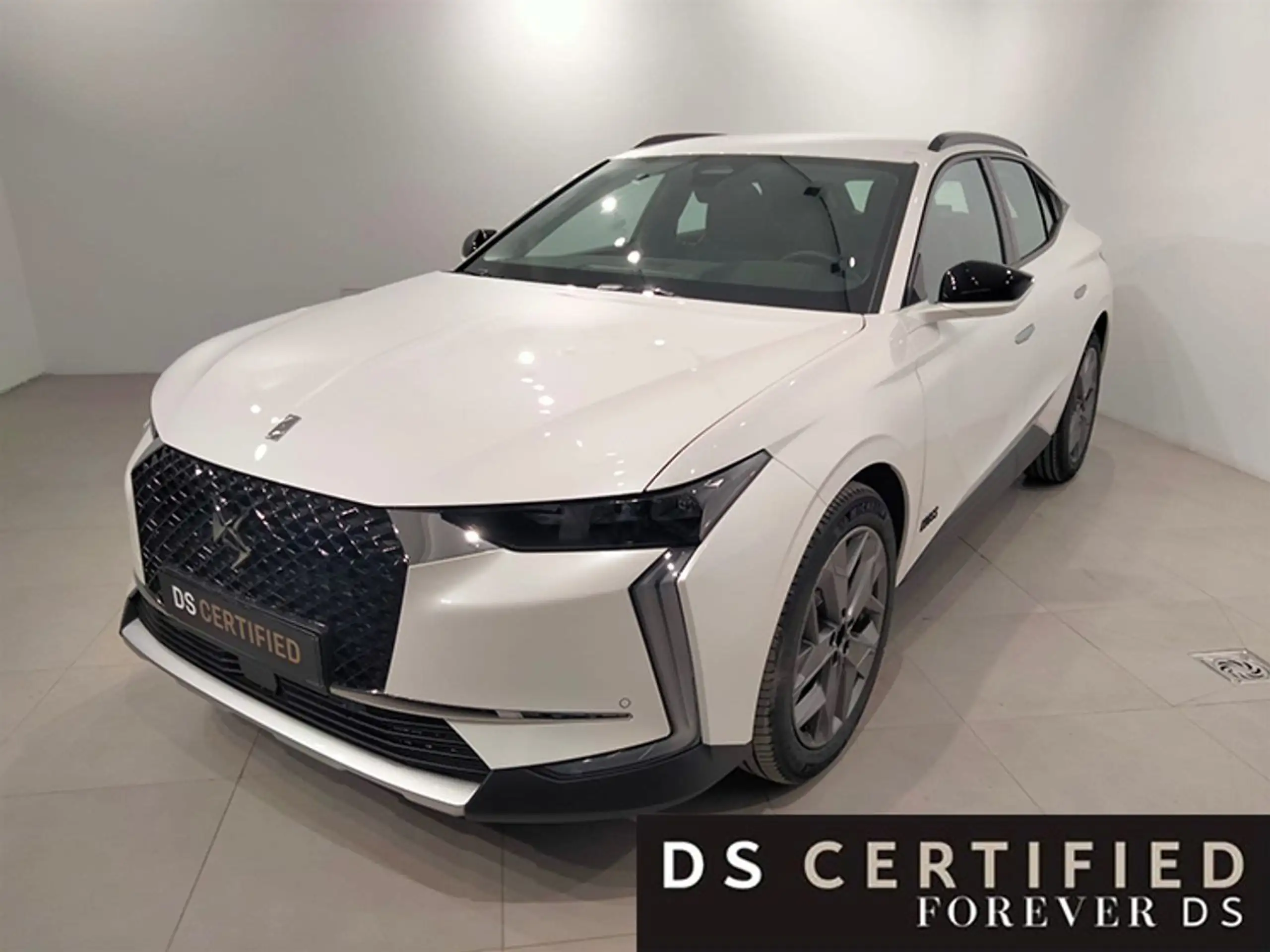 DS Automobiles - DS 4