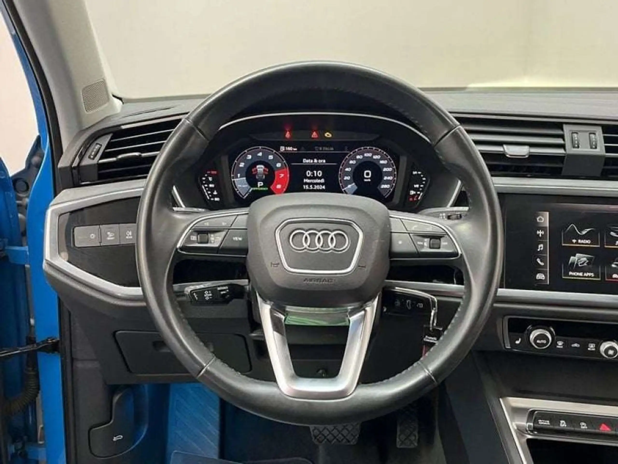 Audi - Q3