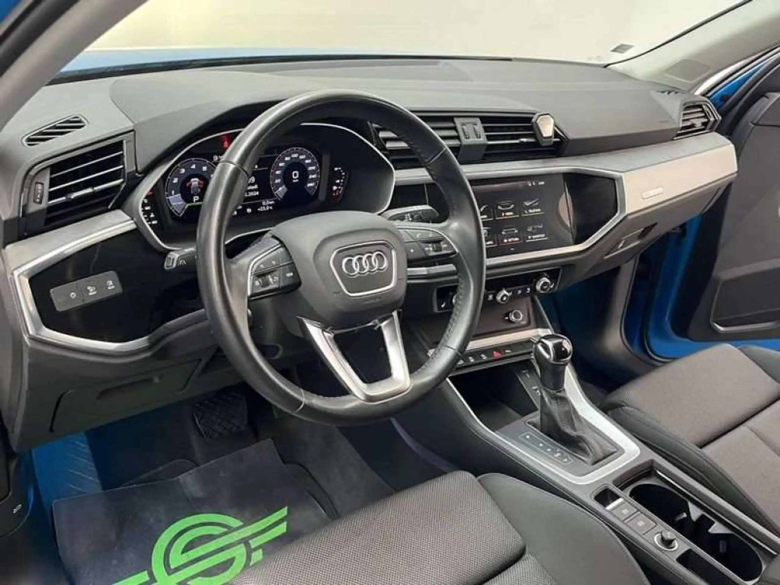 Audi - Q3