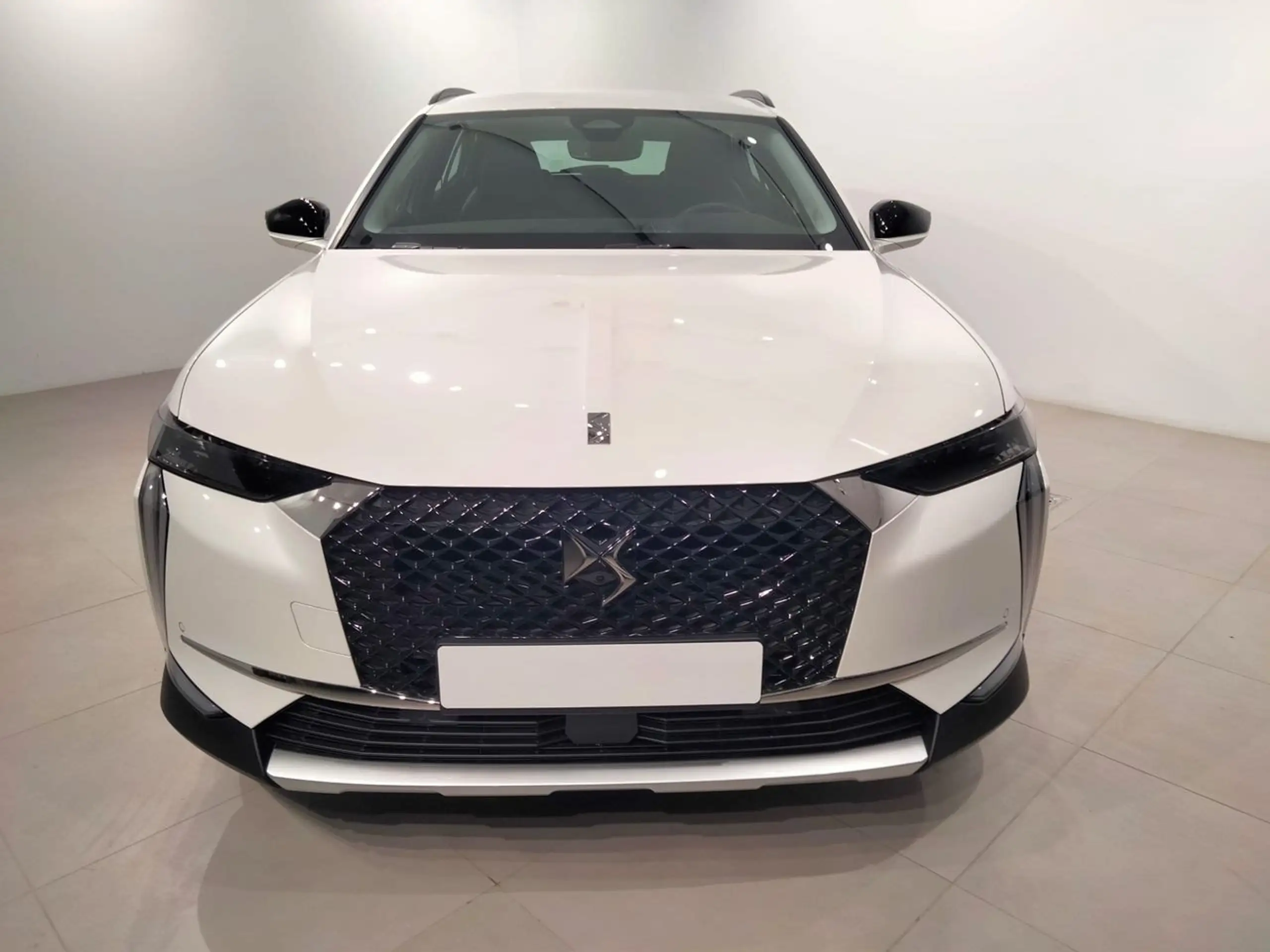 DS Automobiles - DS 4