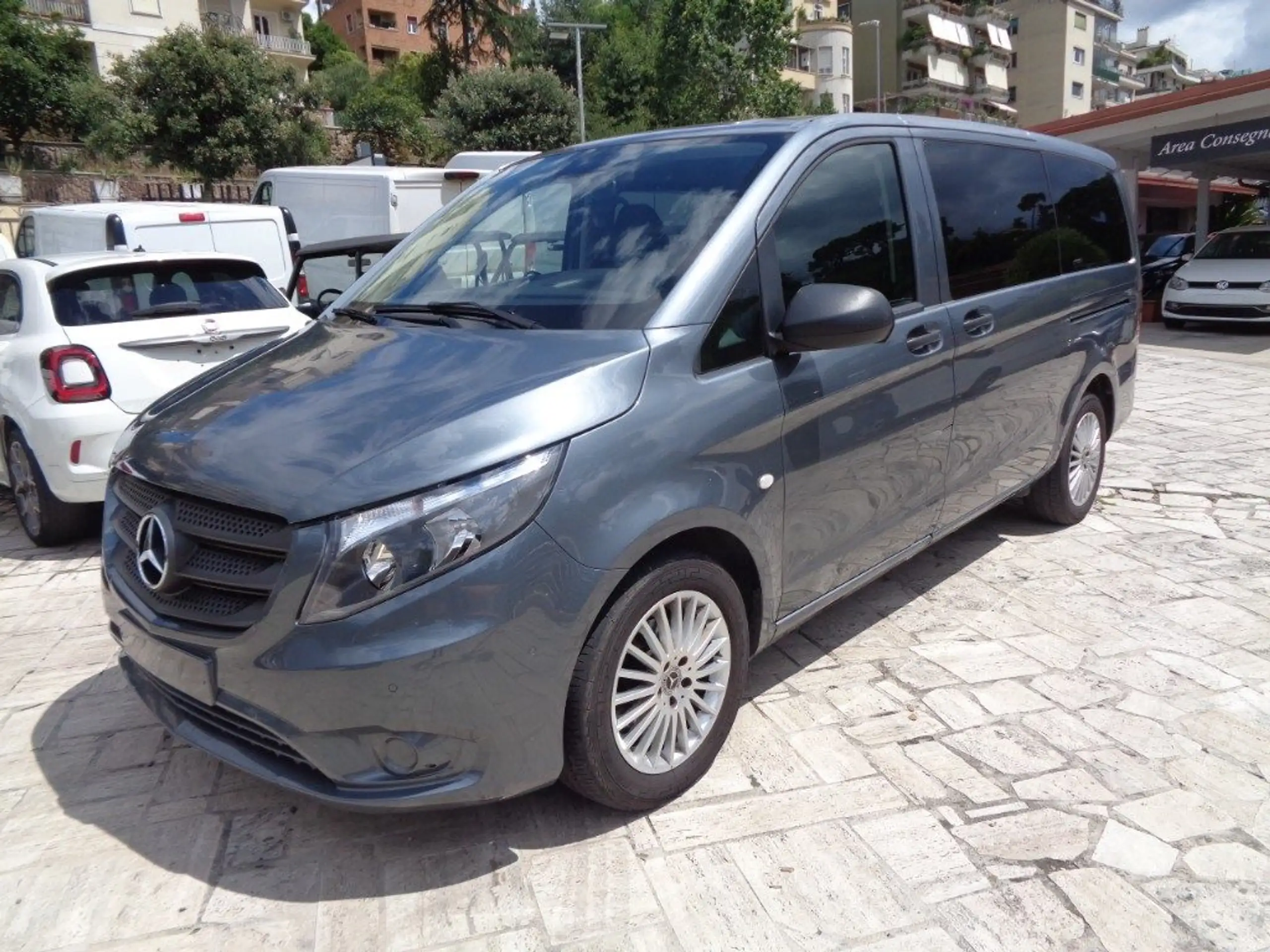 Mercedes-Benz - Vito