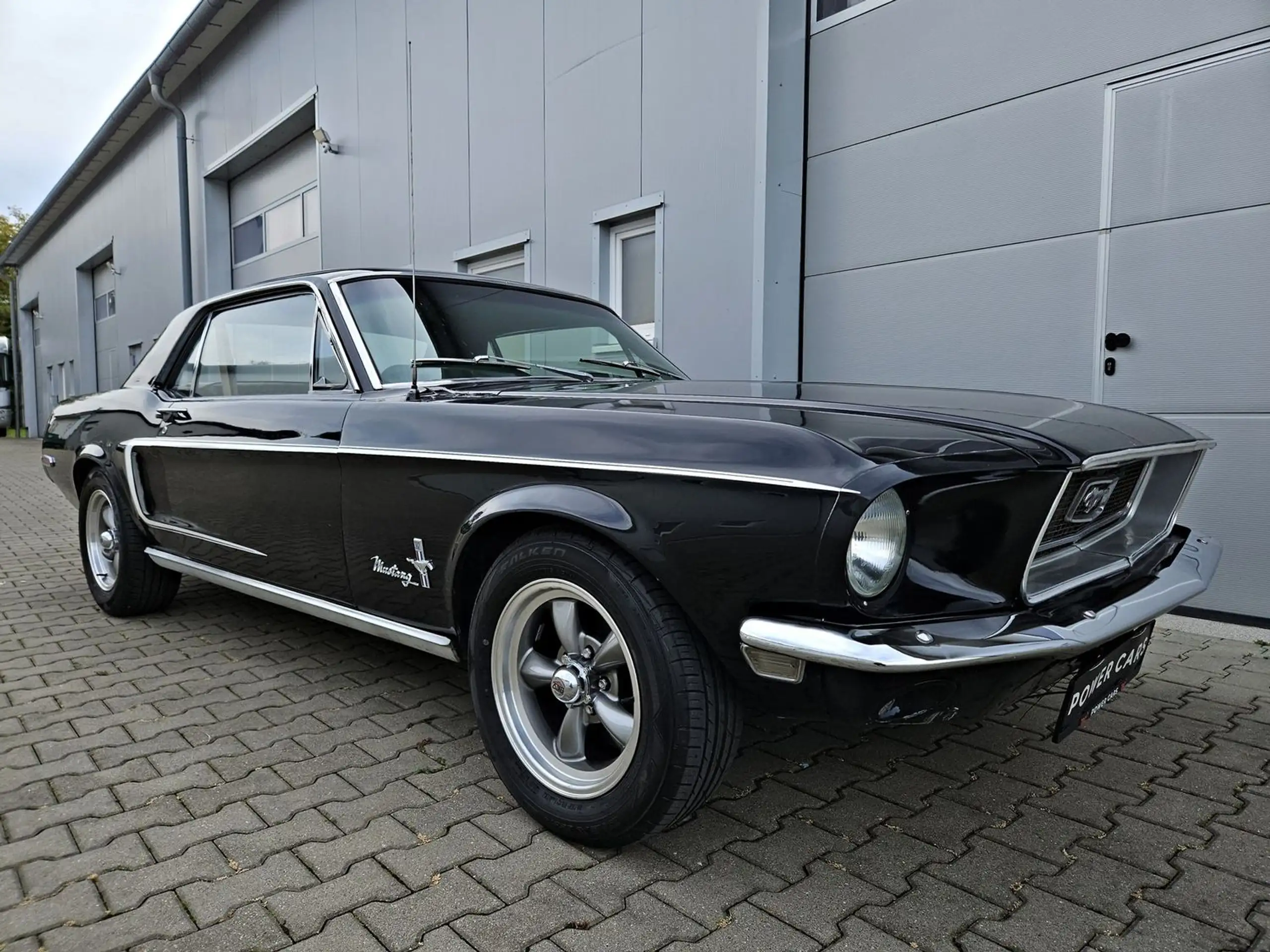 Ford - Mustang