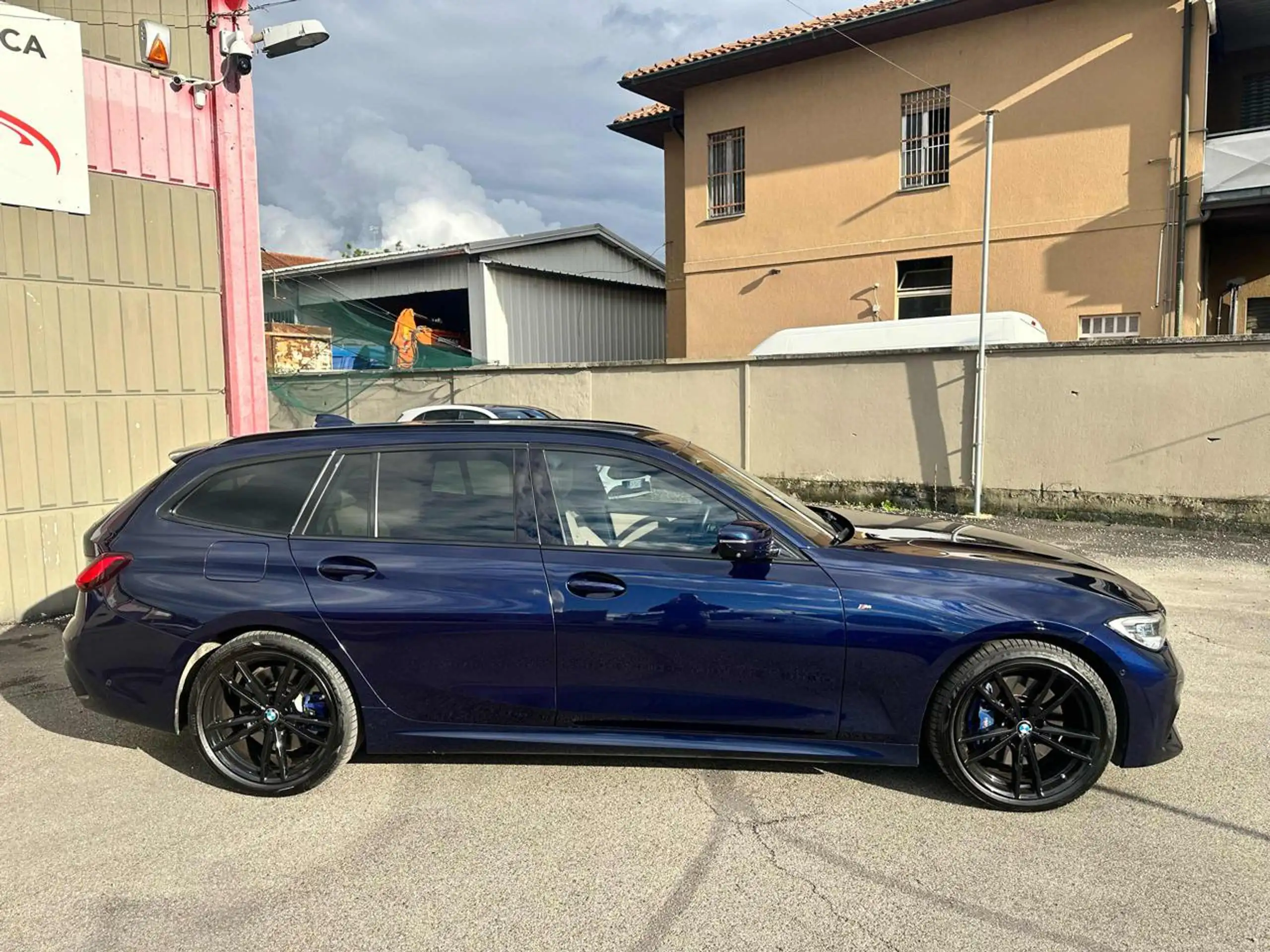 BMW - 330