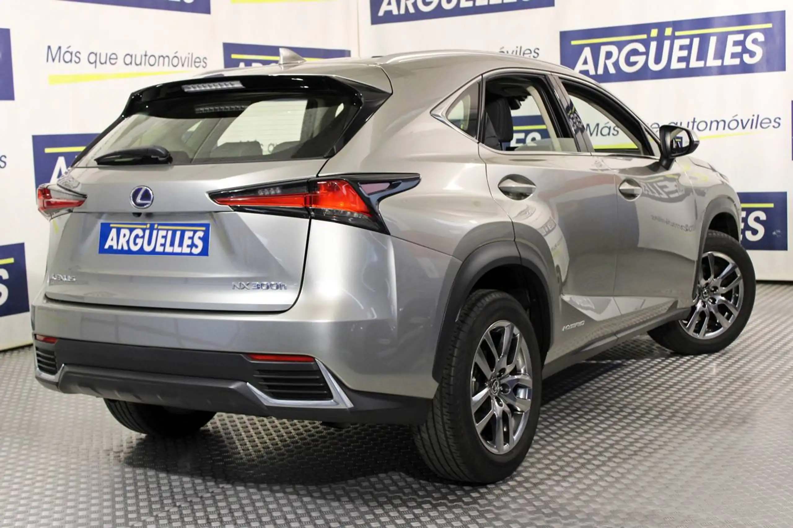 Lexus - NX 300h