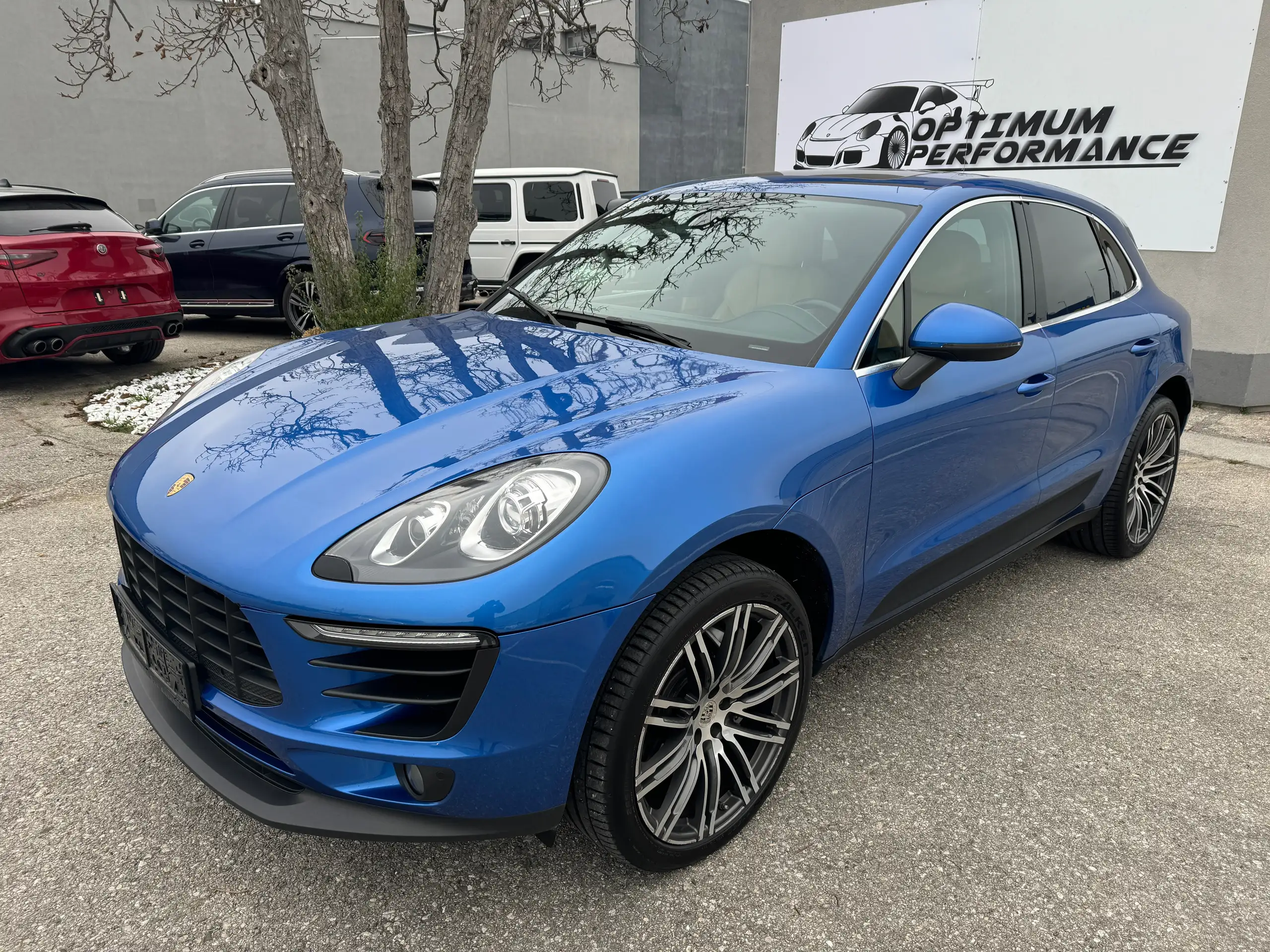 Porsche - Macan