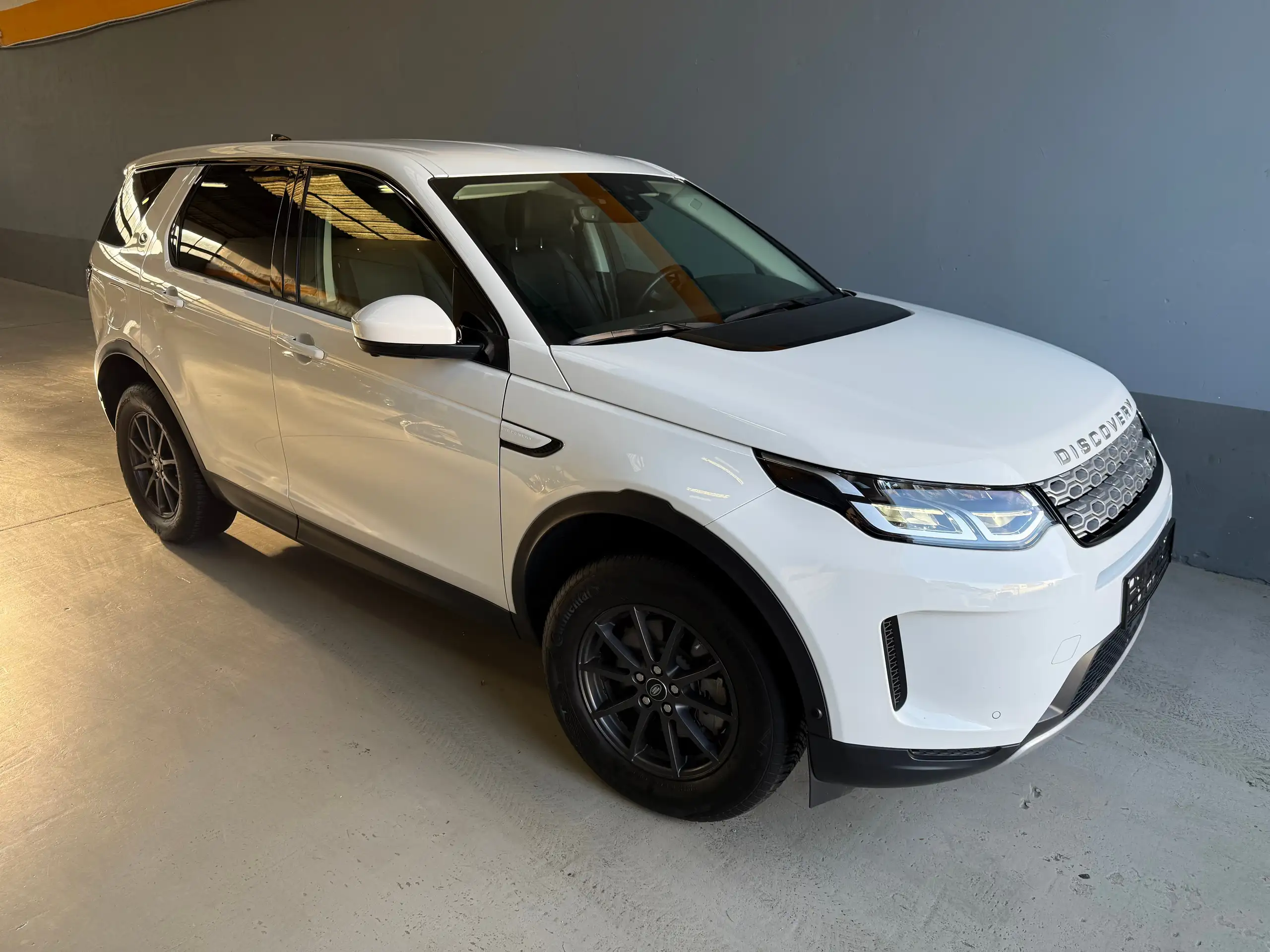 Land Rover - Discovery Sport