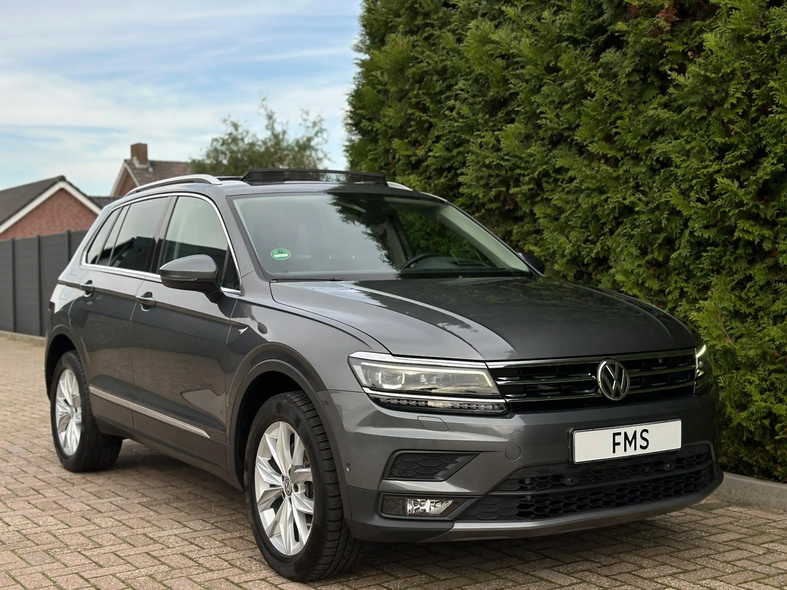 Volkswagen - Tiguan