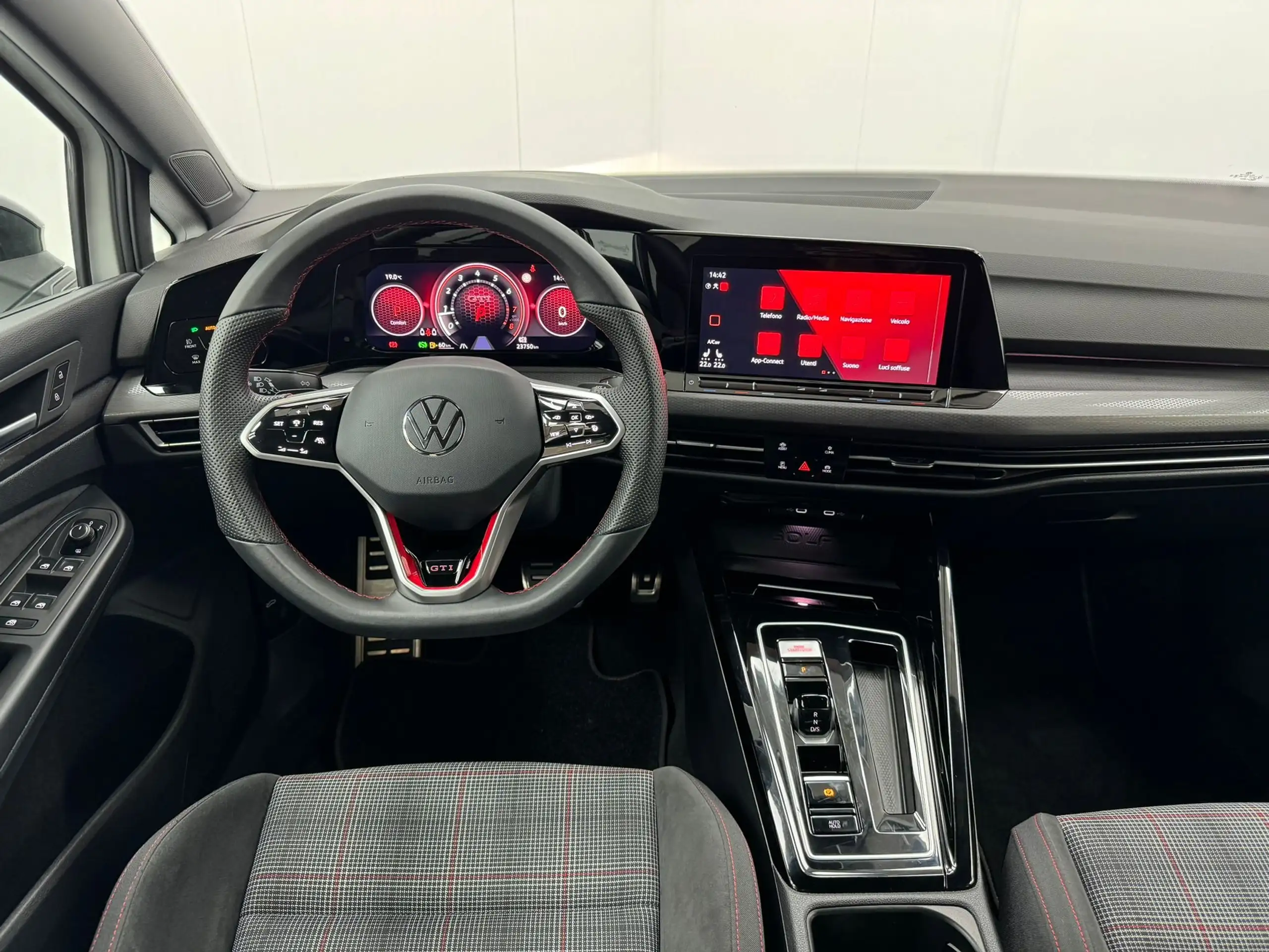 Volkswagen - Golf GTI