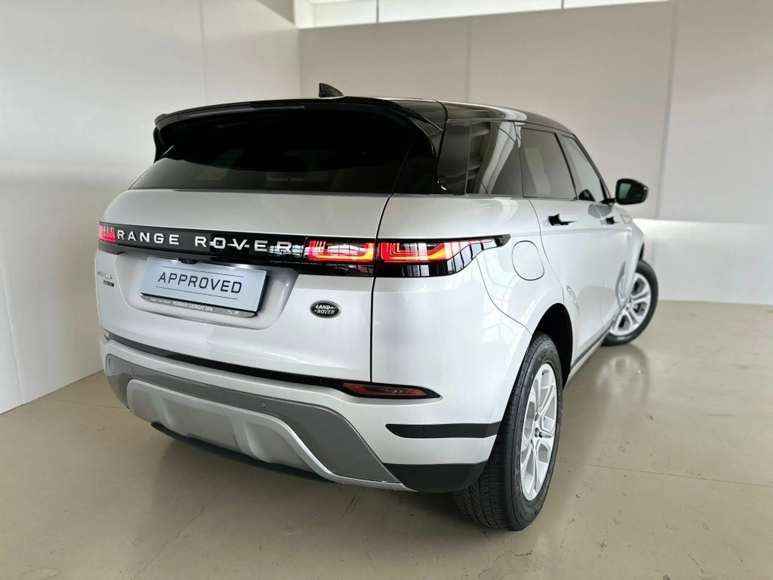 Land Rover - Range Rover Evoque