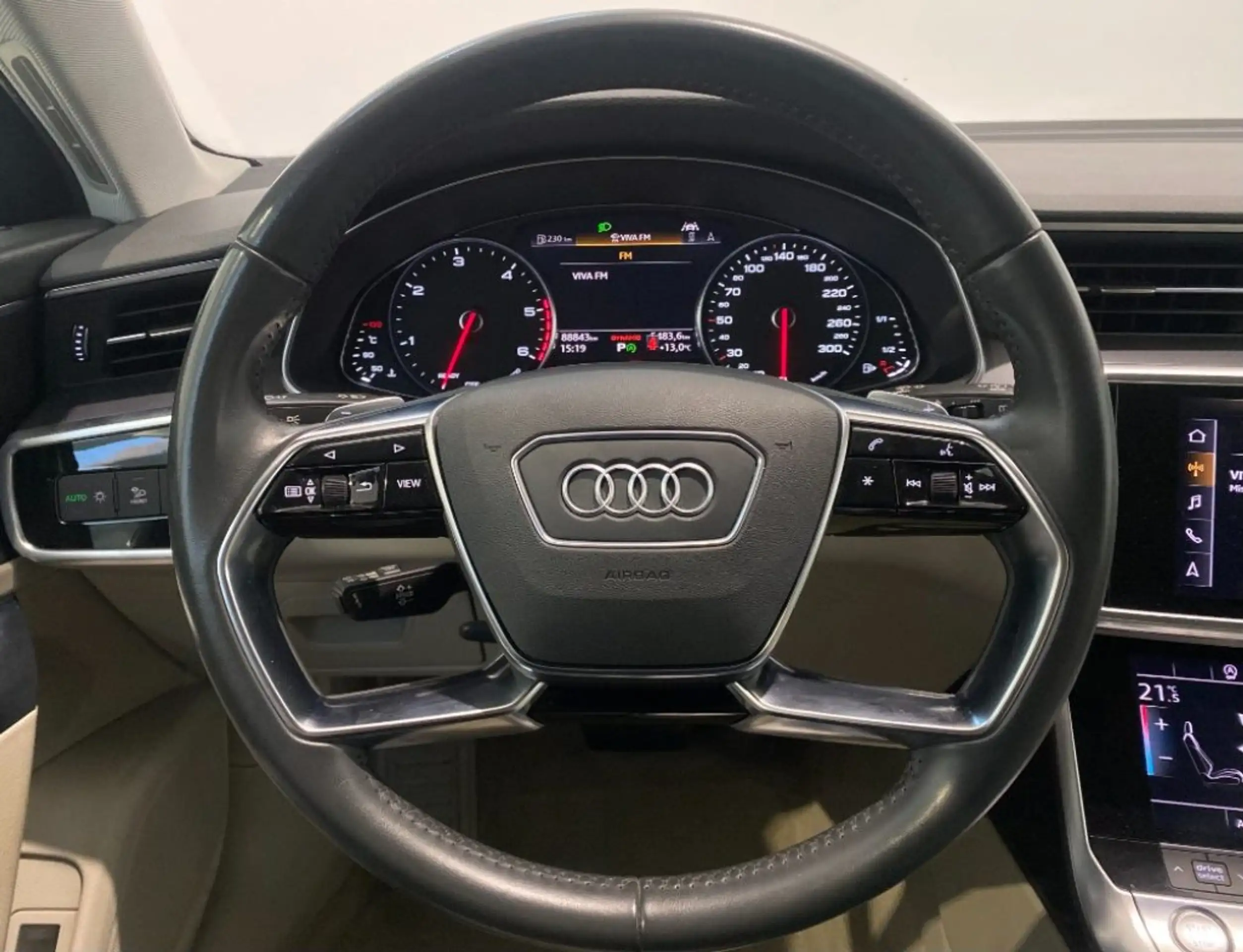 Audi - A6