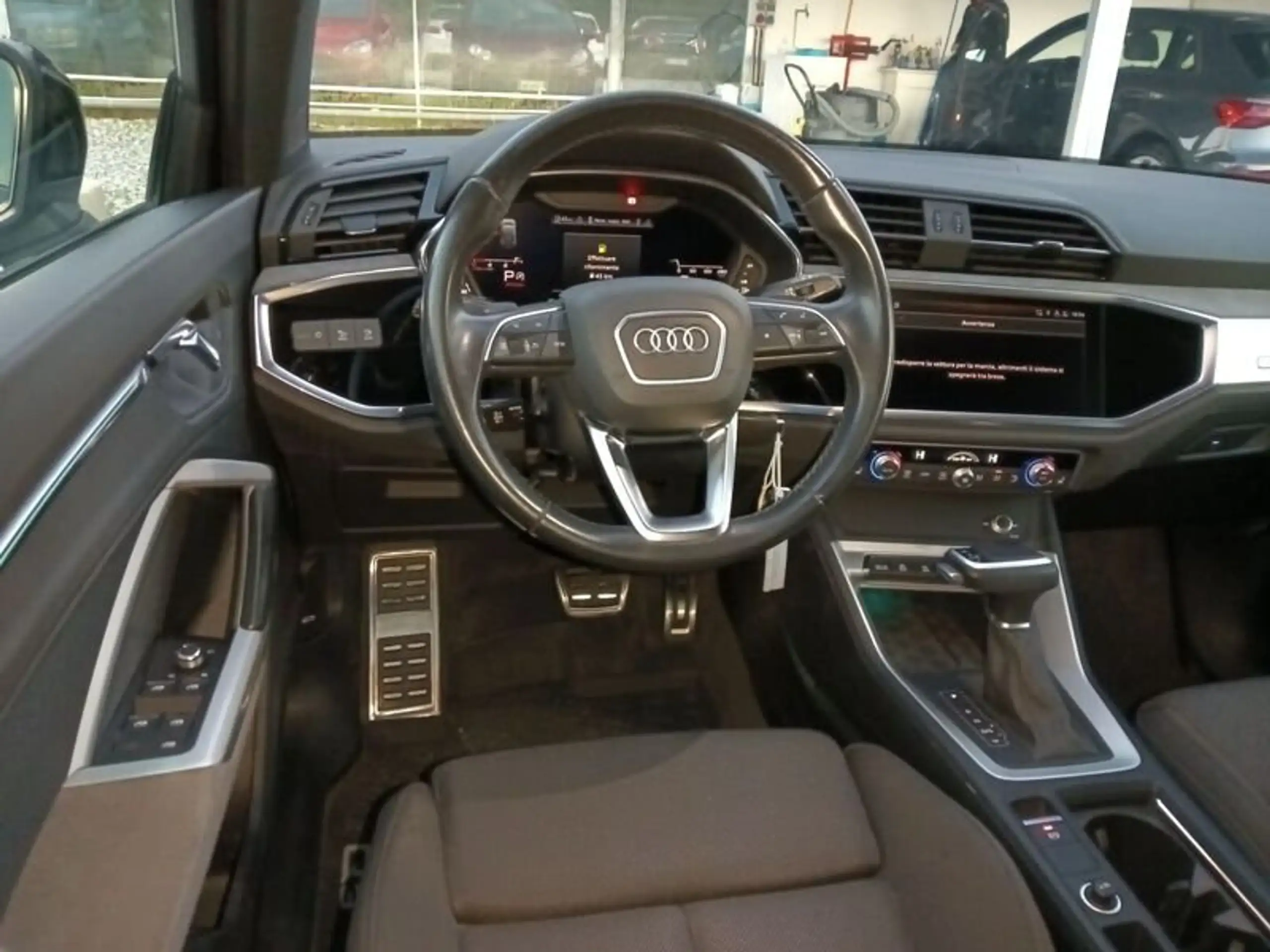 Audi - Q3