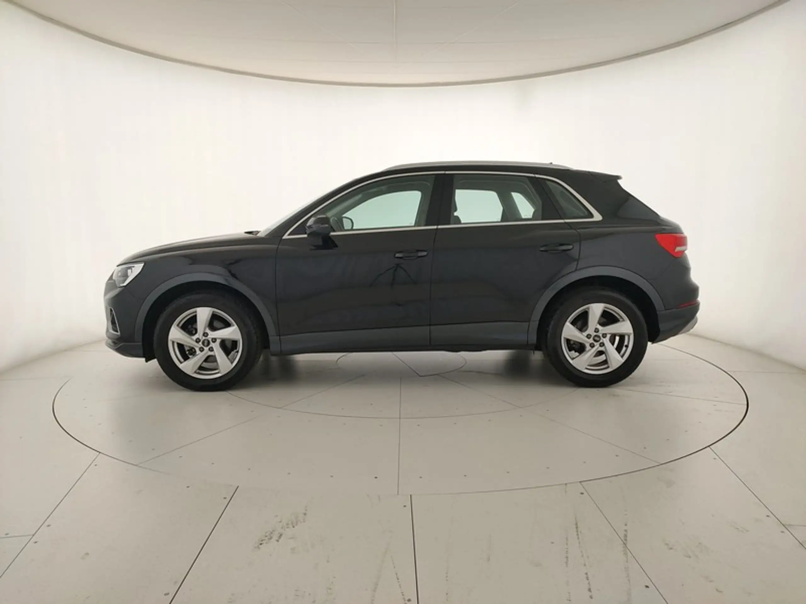 Audi - Q3