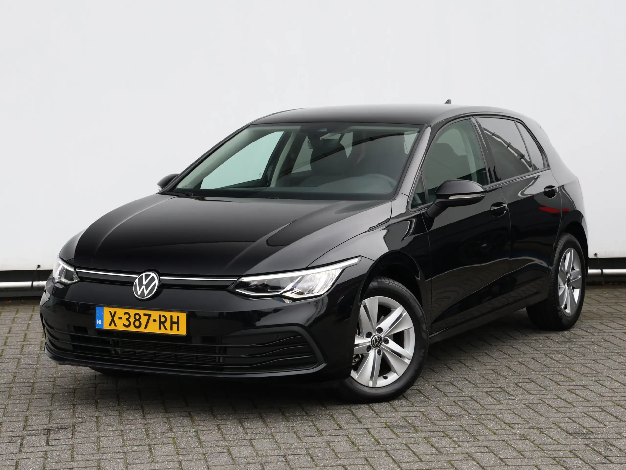 Volkswagen - Golf