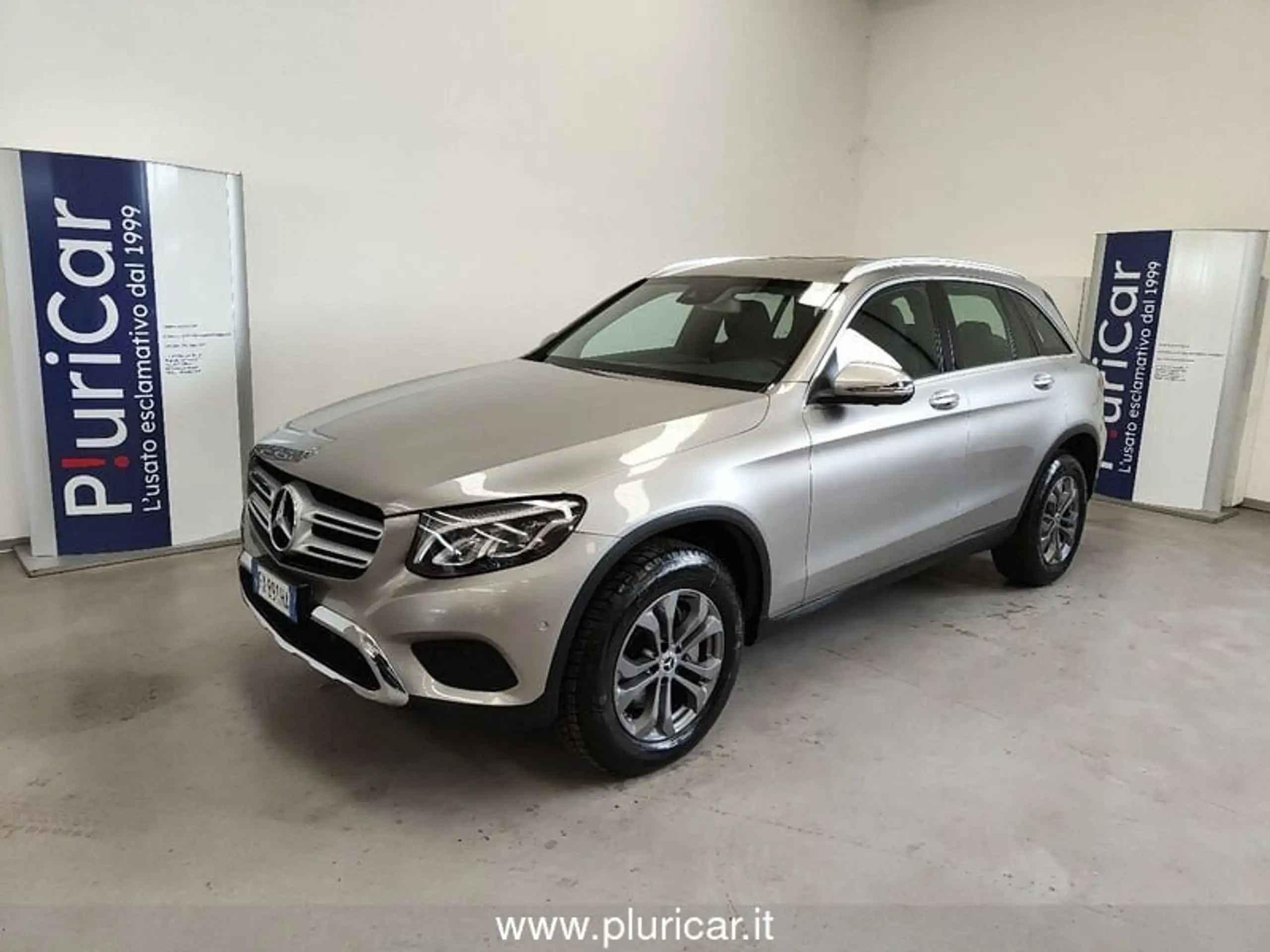 Mercedes-Benz - GLC 220