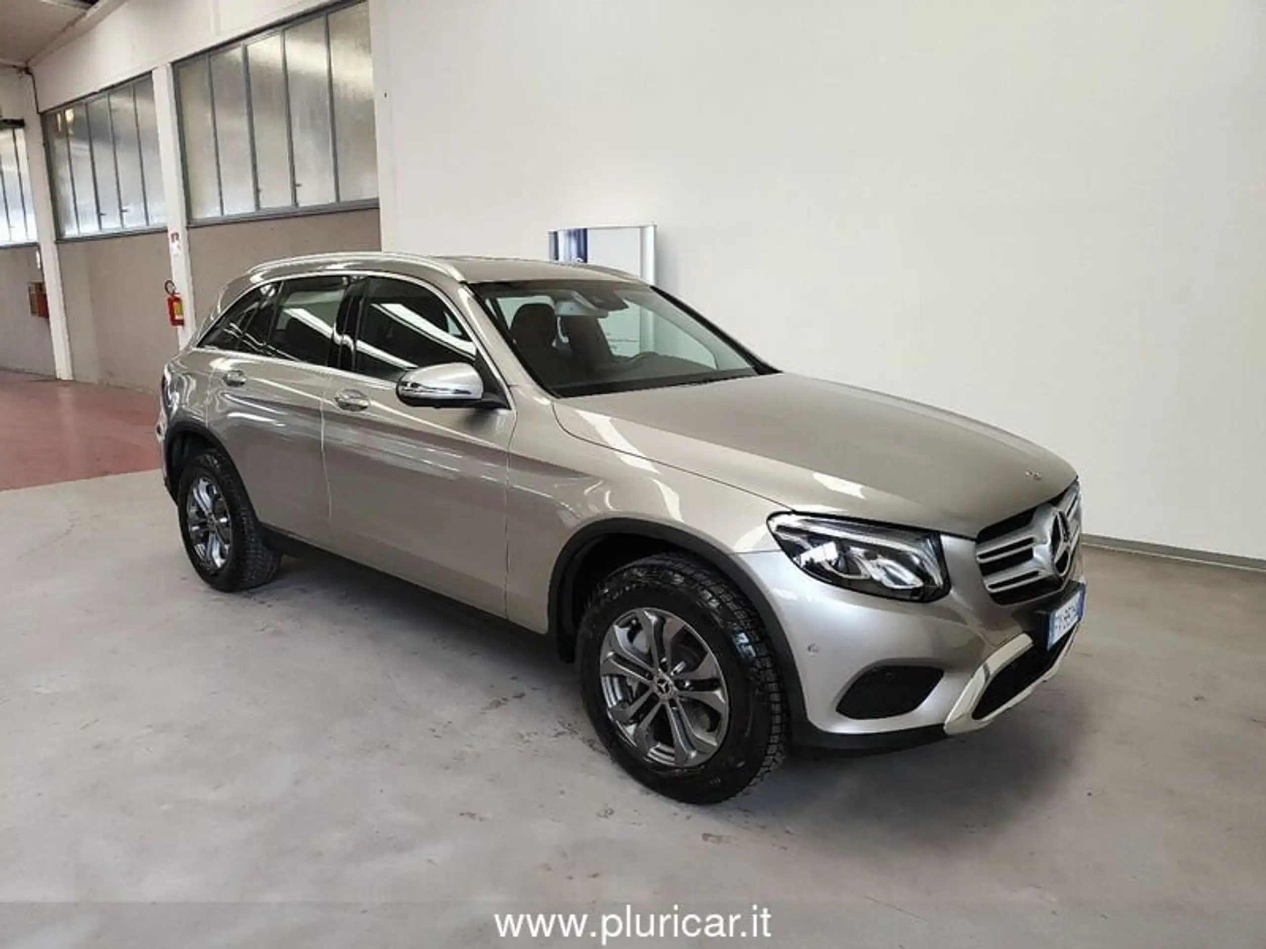 Mercedes-Benz - GLC 220