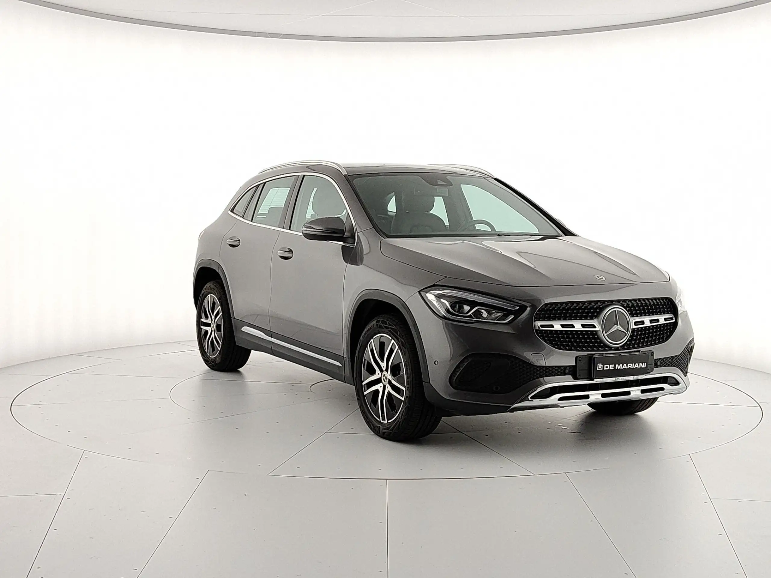 Mercedes-Benz - GLA 200