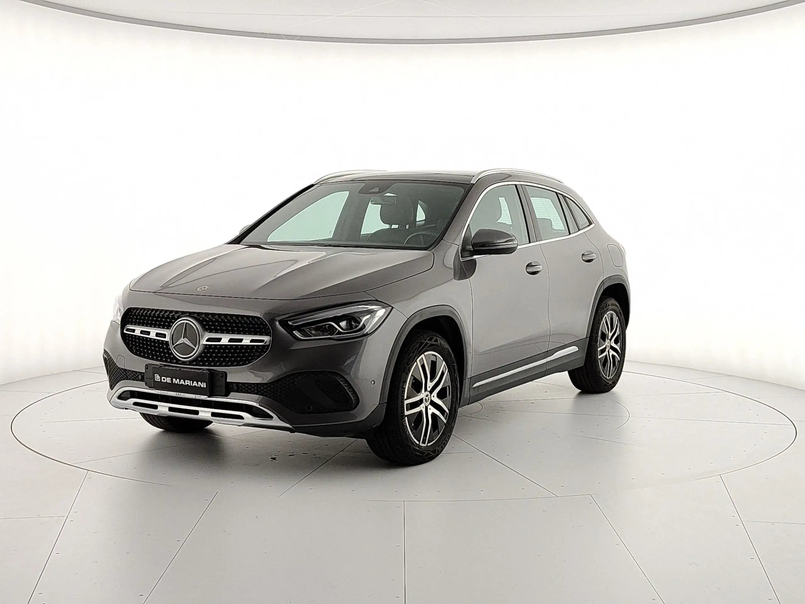 Mercedes-Benz - GLA 200