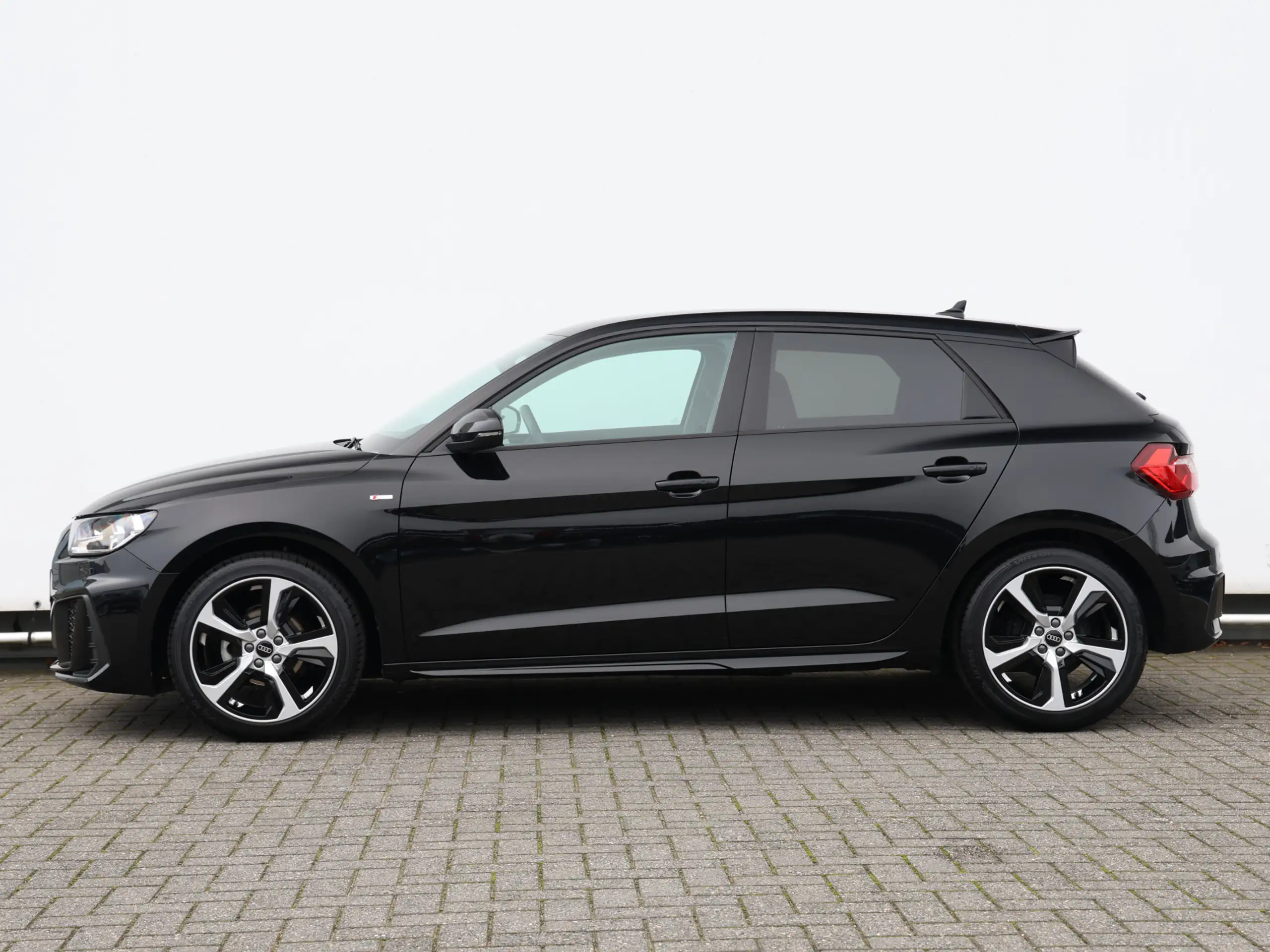 Audi - A1