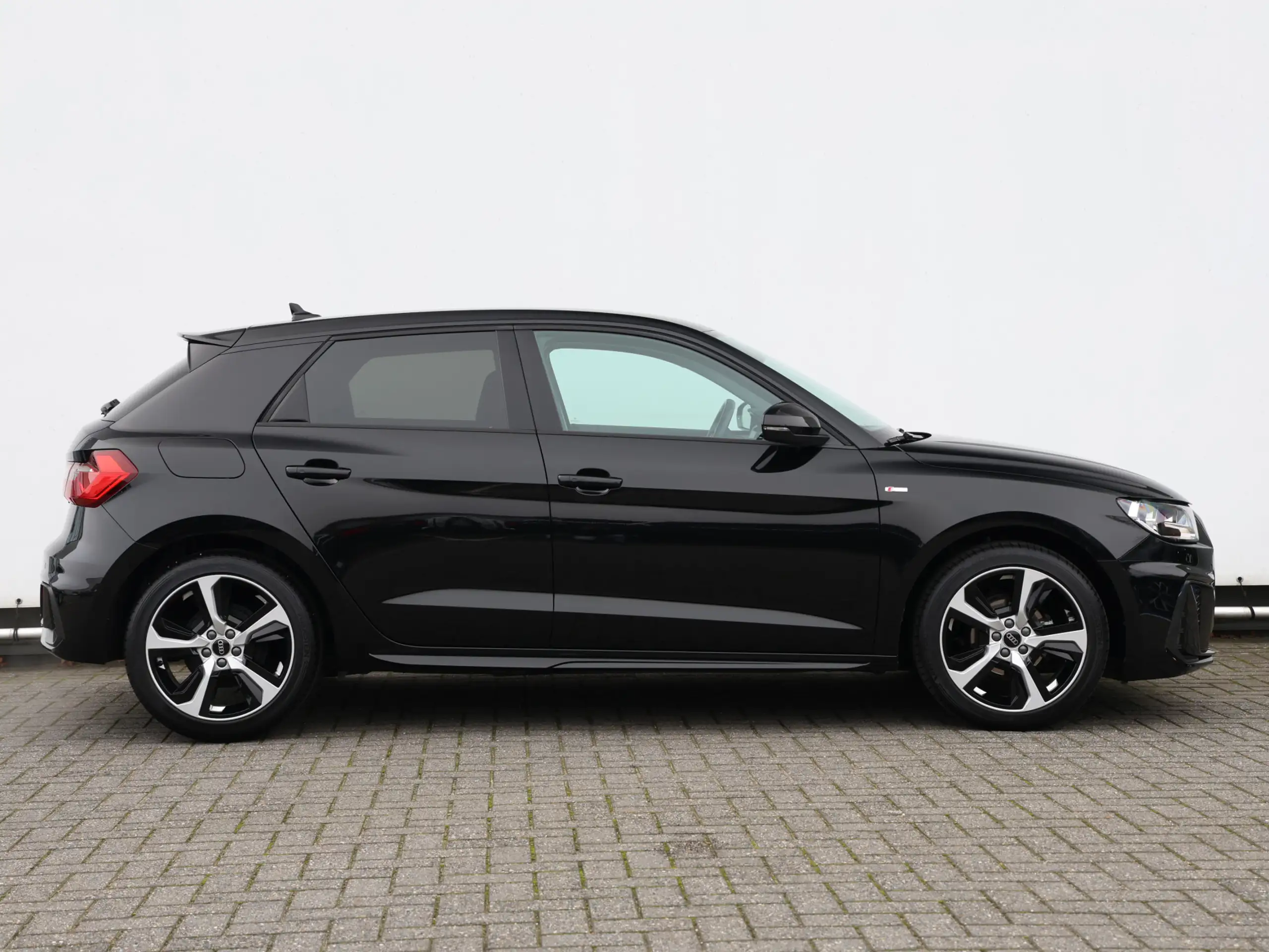 Audi - A1