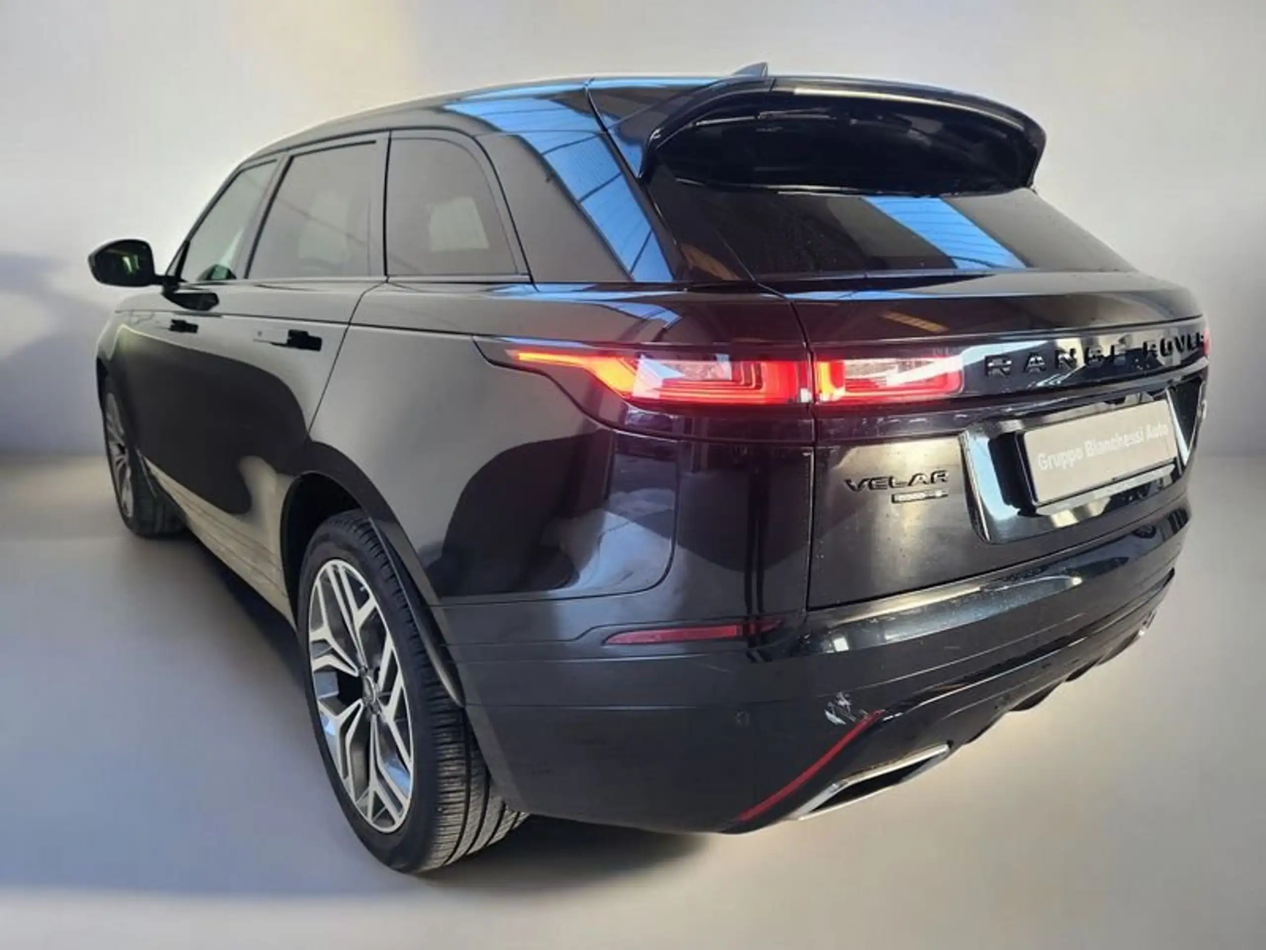 Land Rover - Range Rover Velar