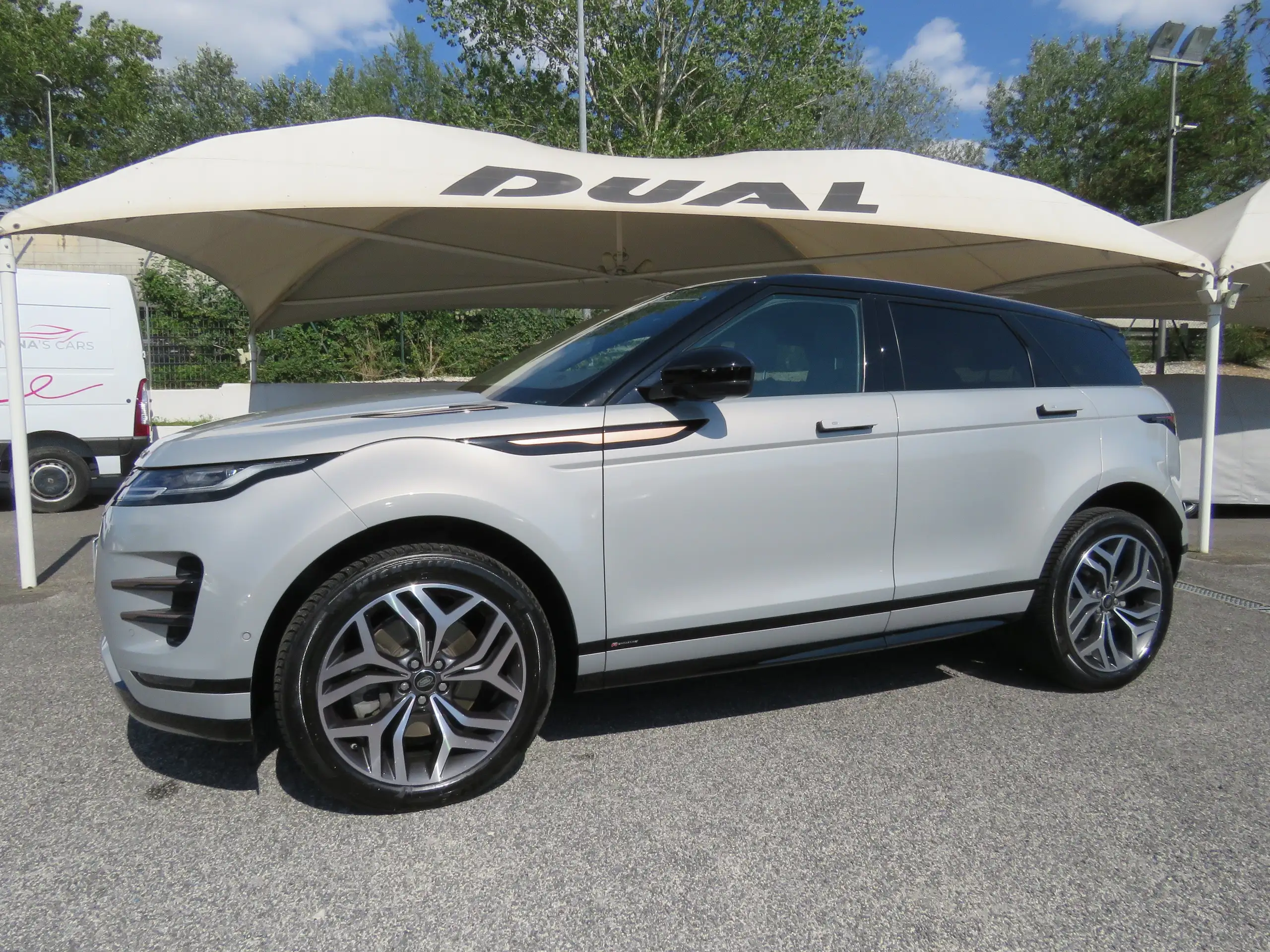 Land Rover - Range Rover Evoque