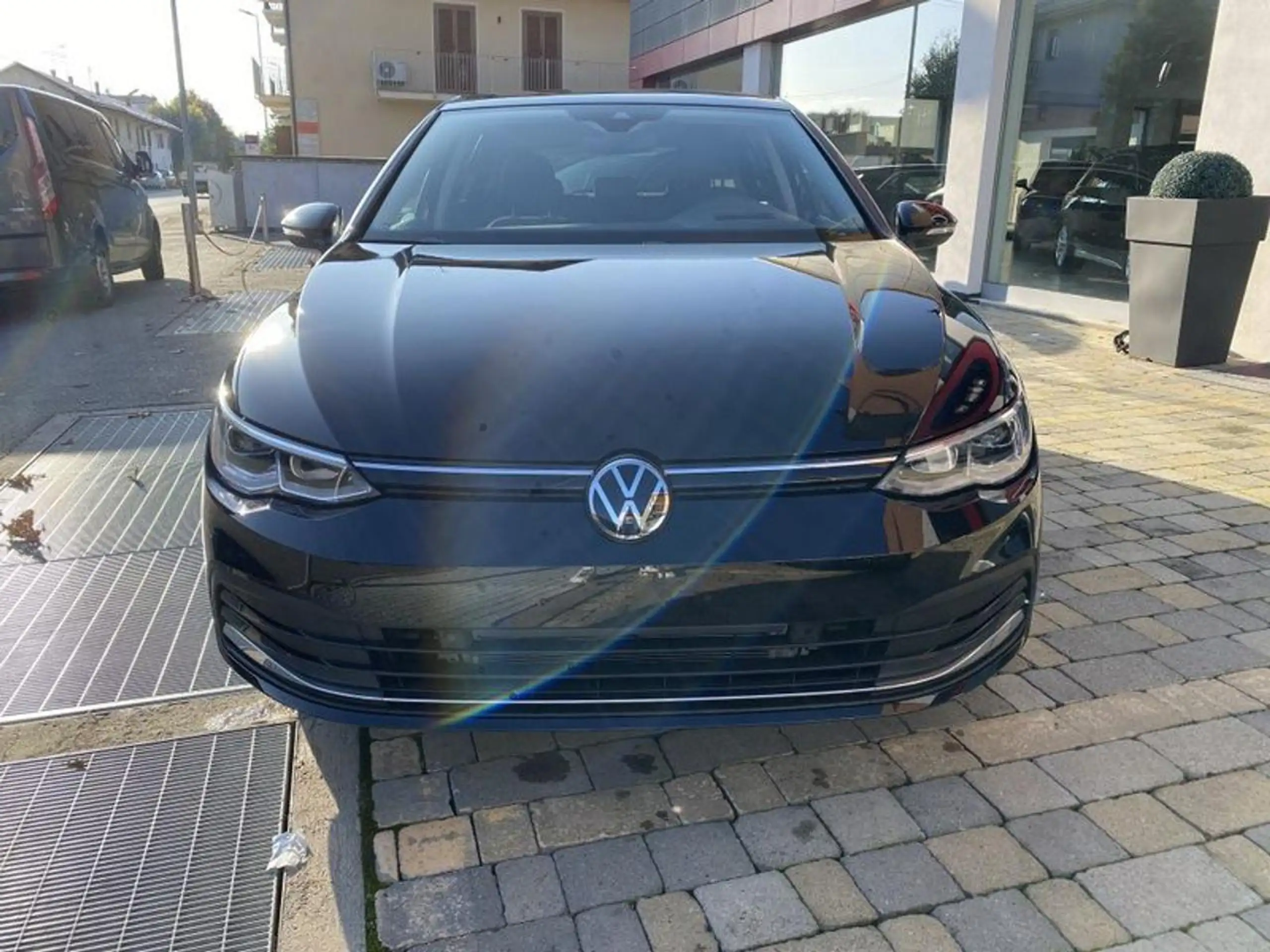 Volkswagen - Golf