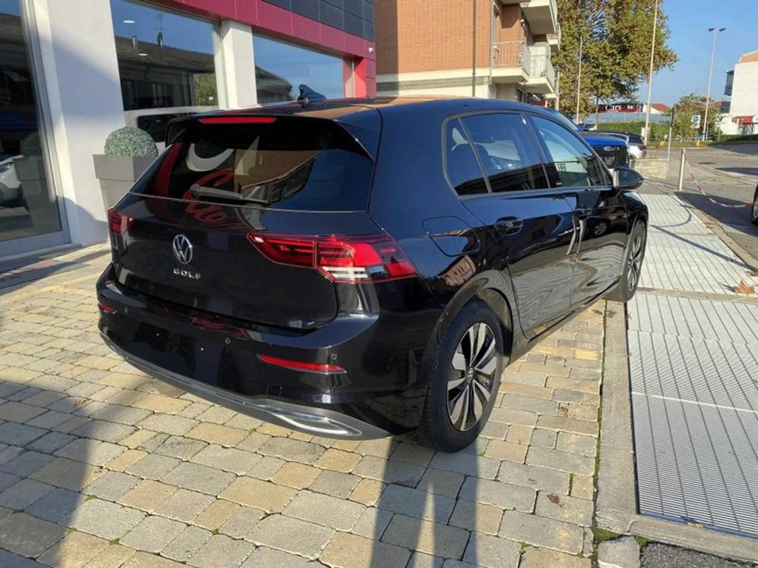 Volkswagen - Golf