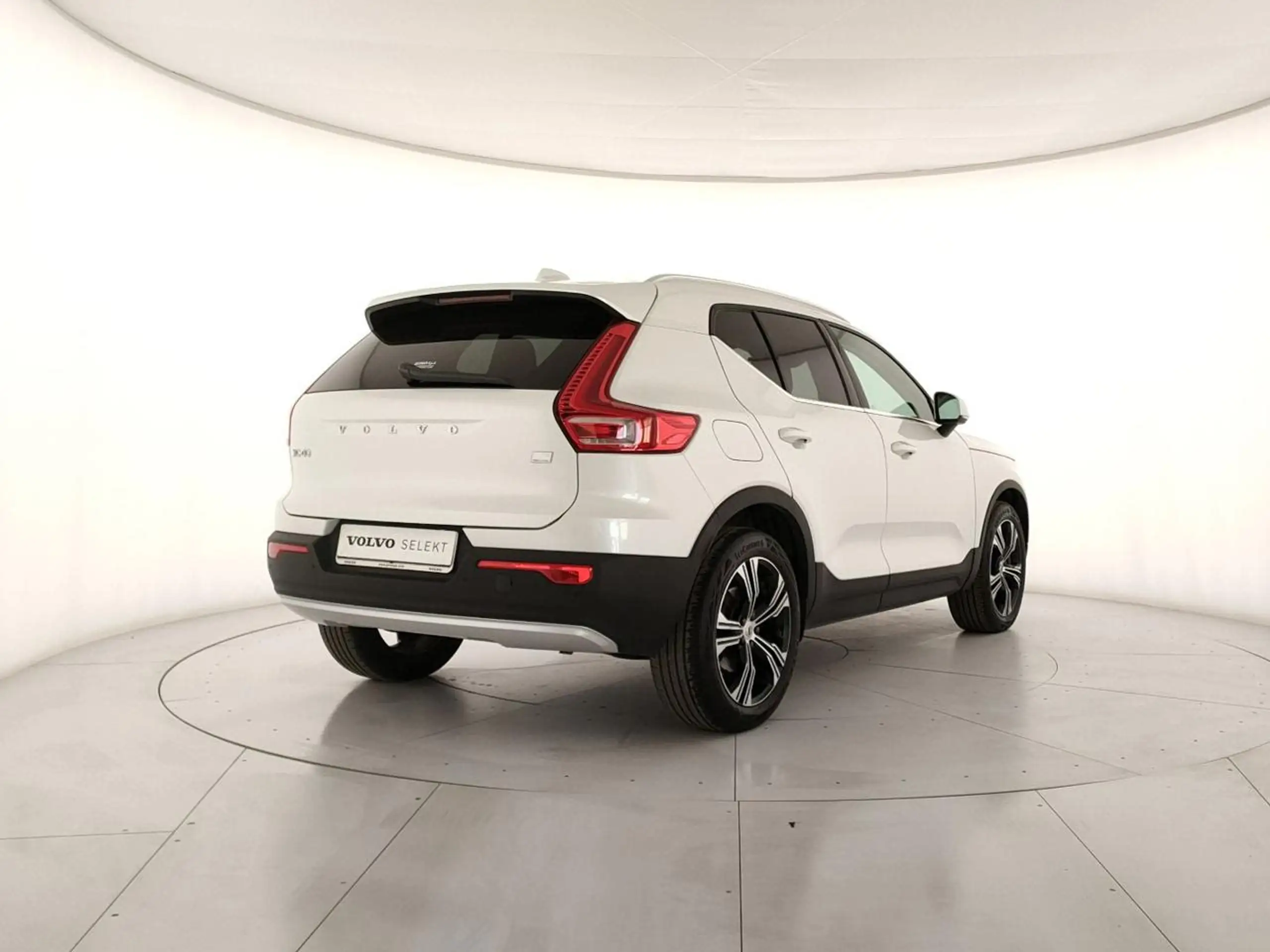 Volvo - XC40