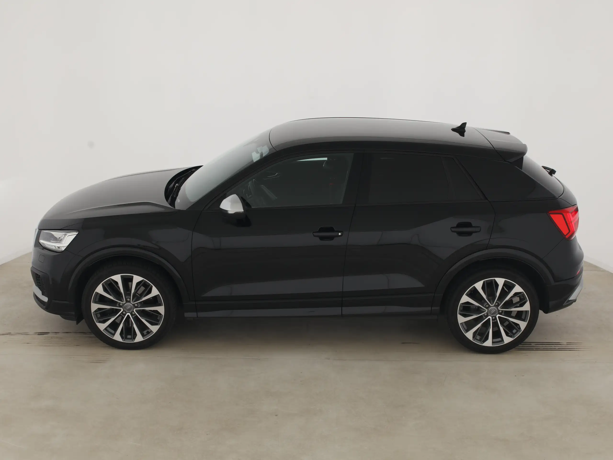 Audi - SQ2