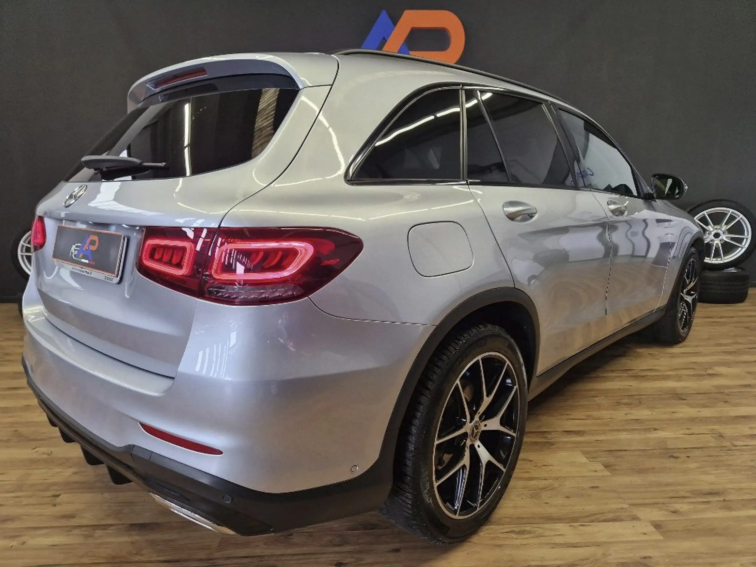 Mercedes-Benz - GLC 220