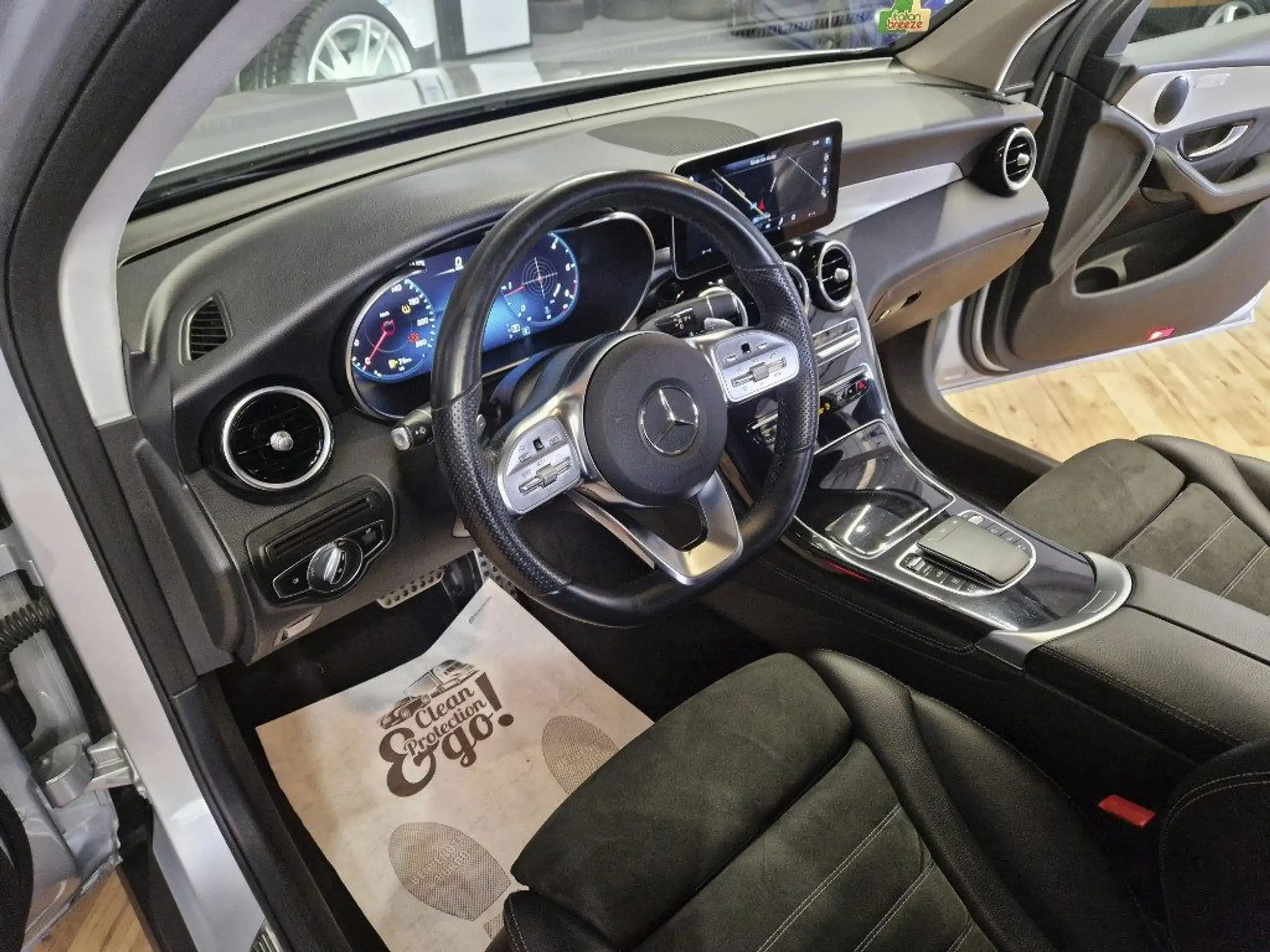 Mercedes-Benz - GLC 220