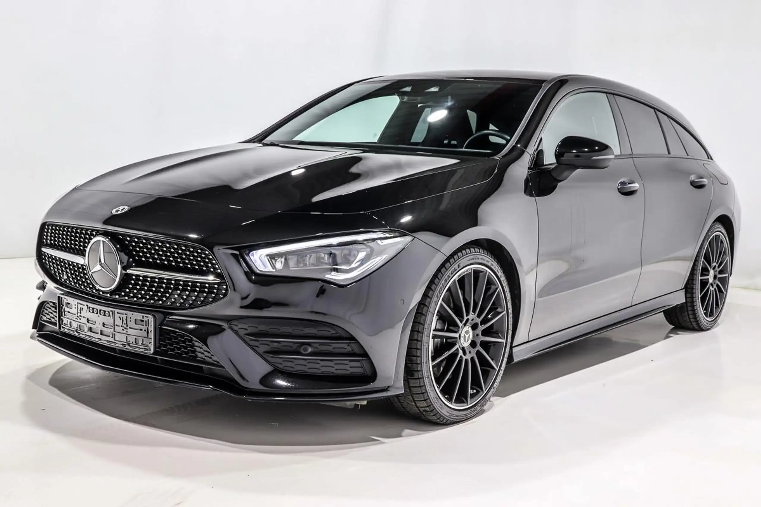 Mercedes-Benz - CLA 200