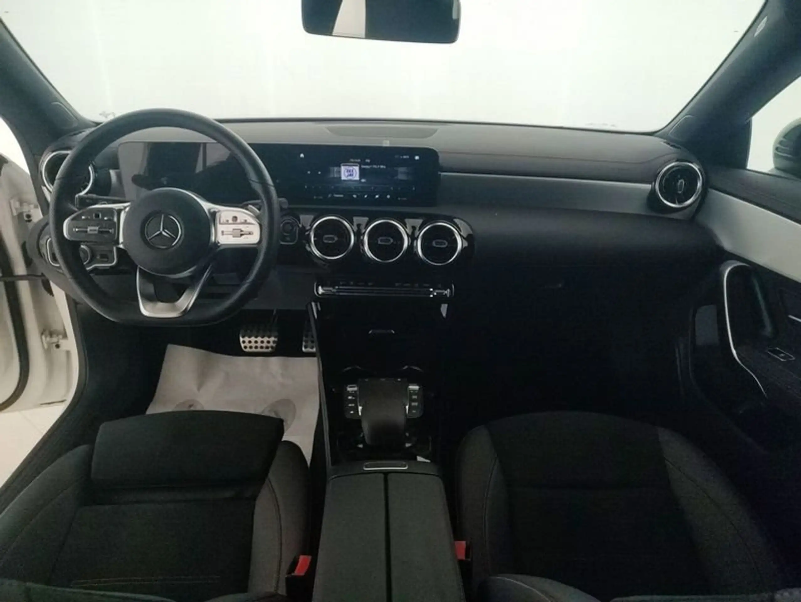 Mercedes-Benz - CLA 180