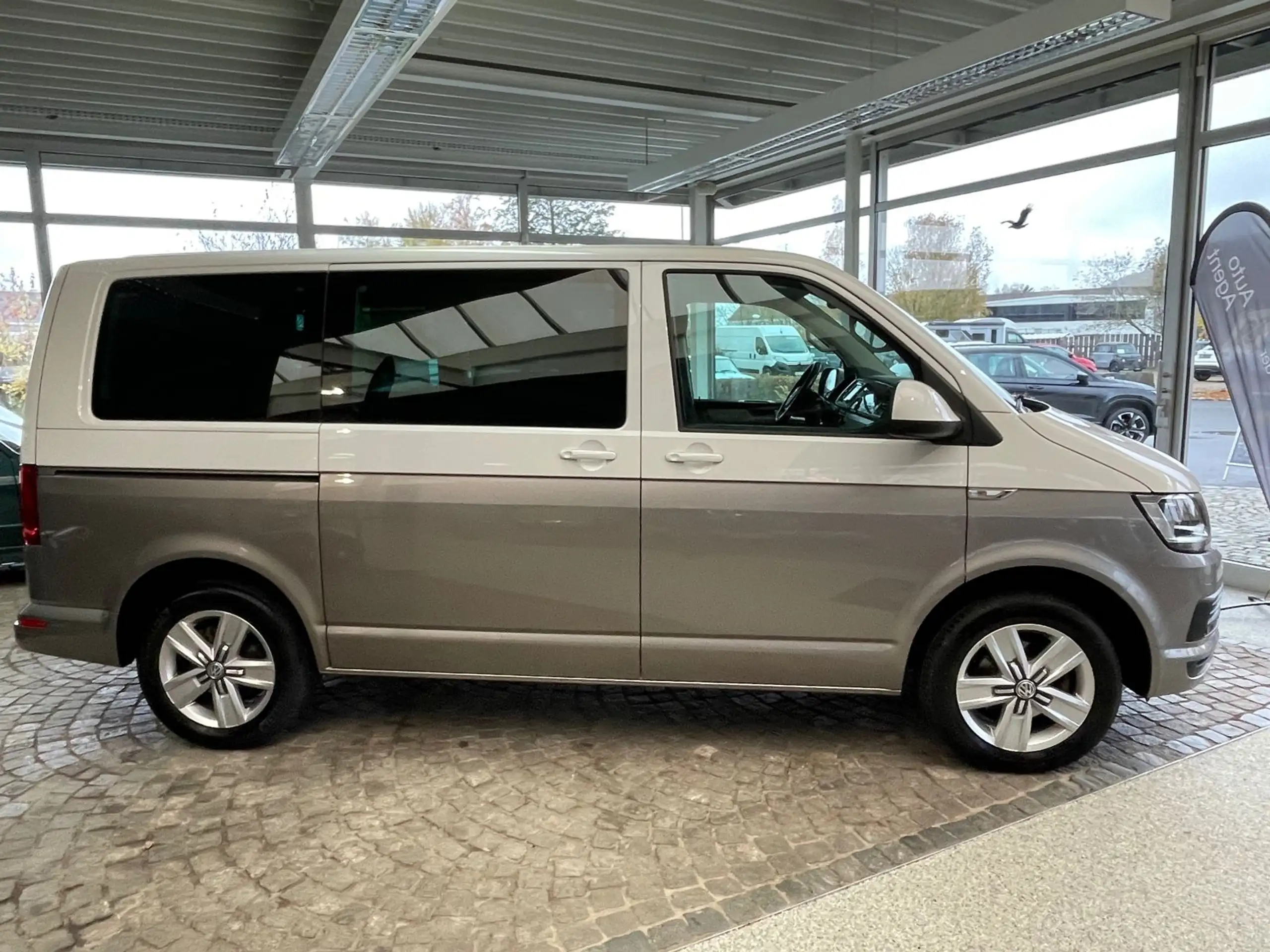 Volkswagen - T6 Multivan