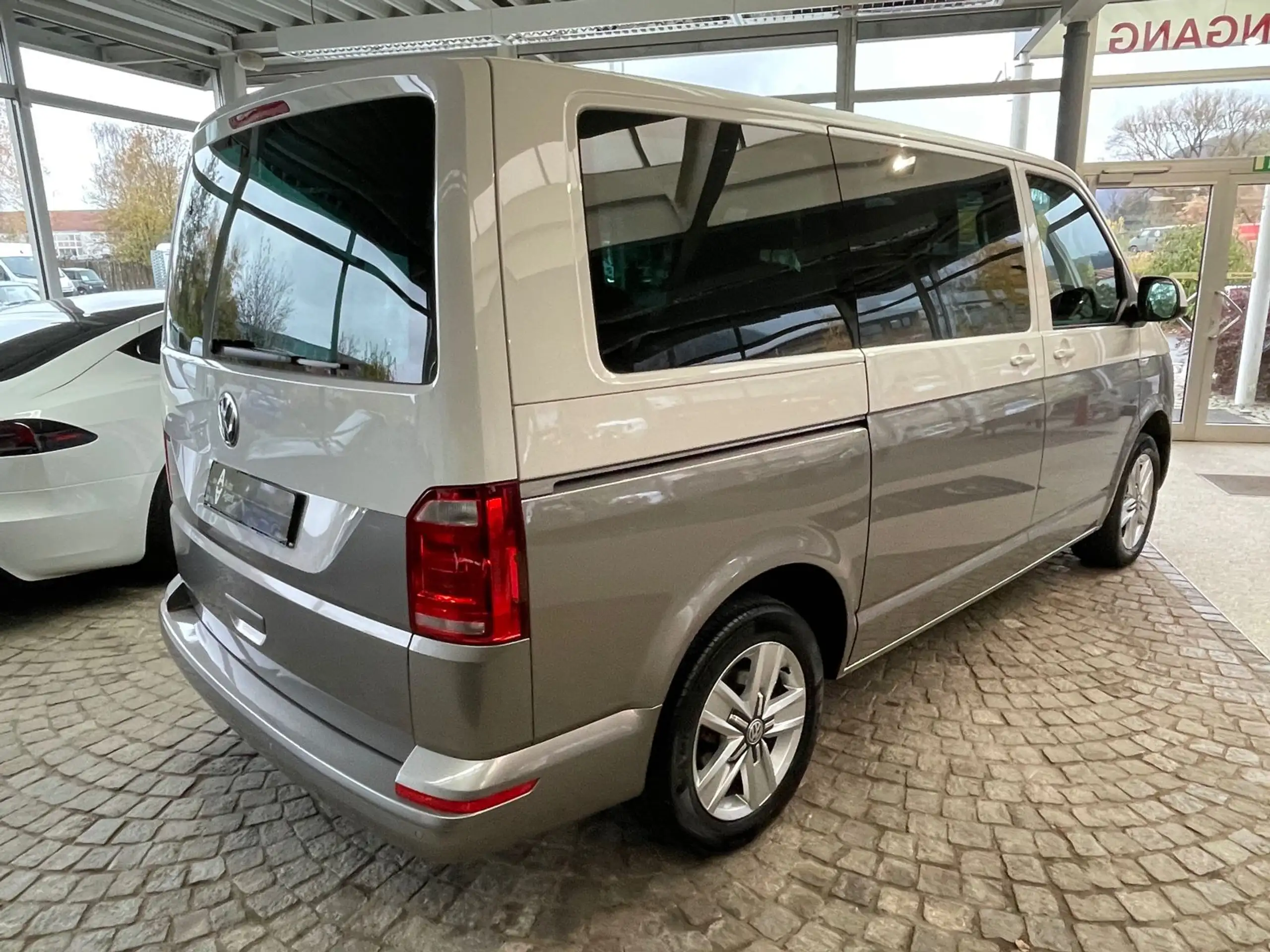 Volkswagen - T6 Multivan