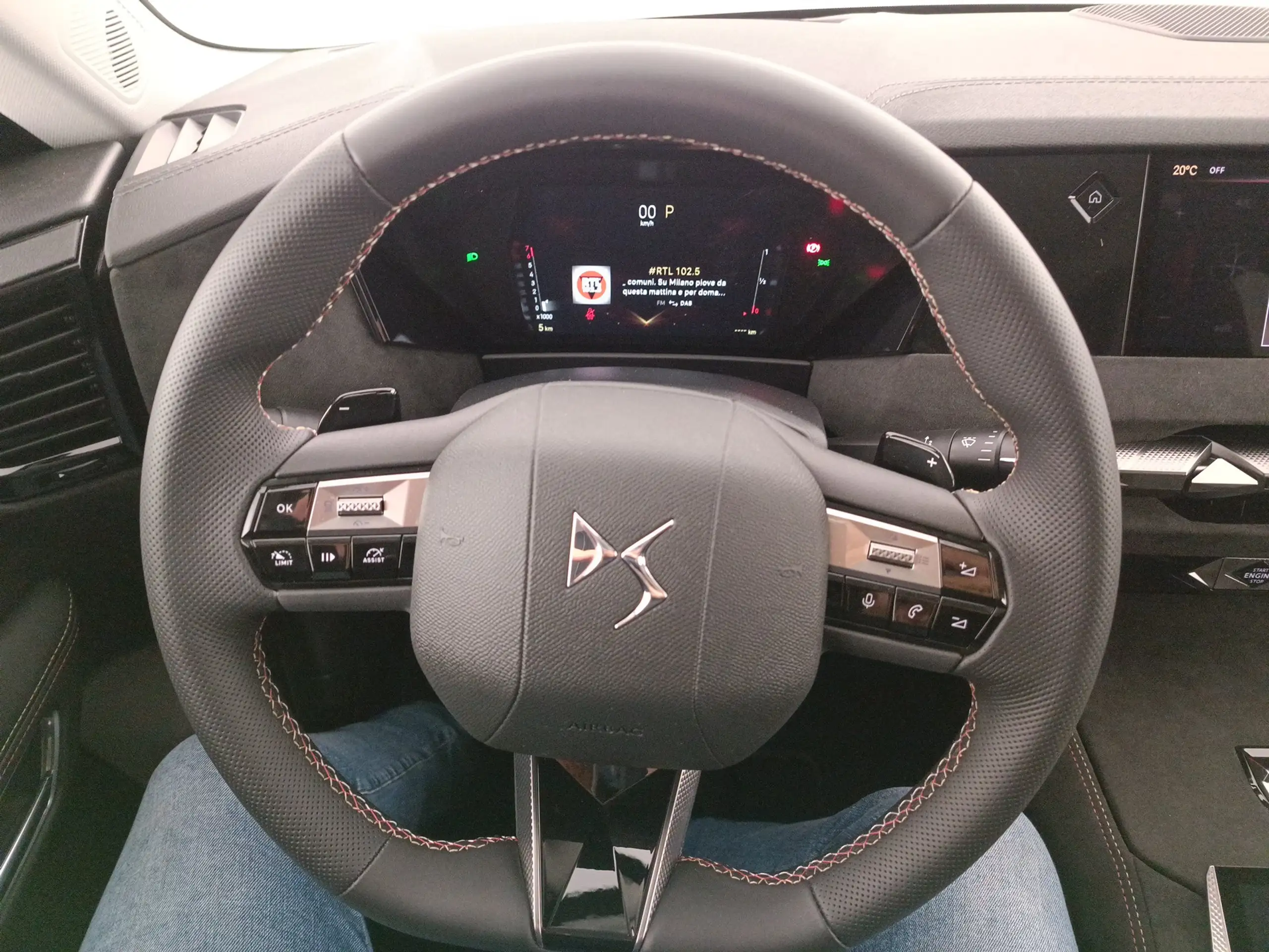 DS Automobiles - DS 4