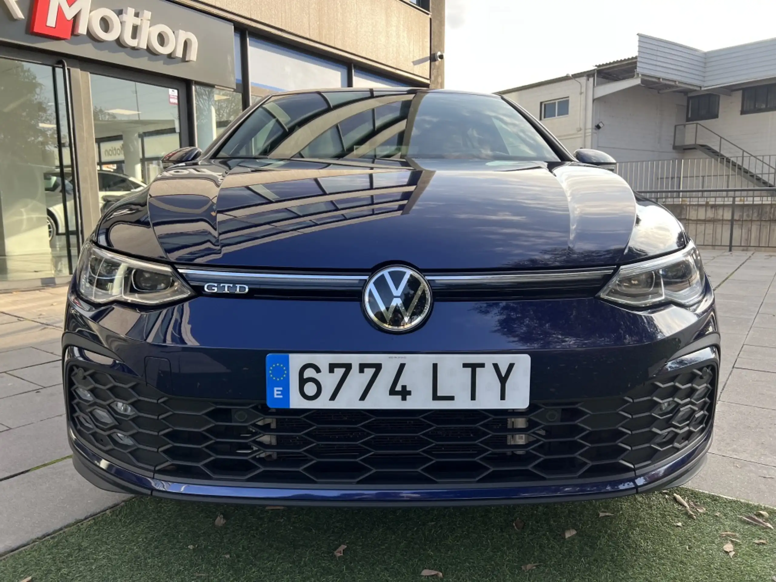 Volkswagen - Golf