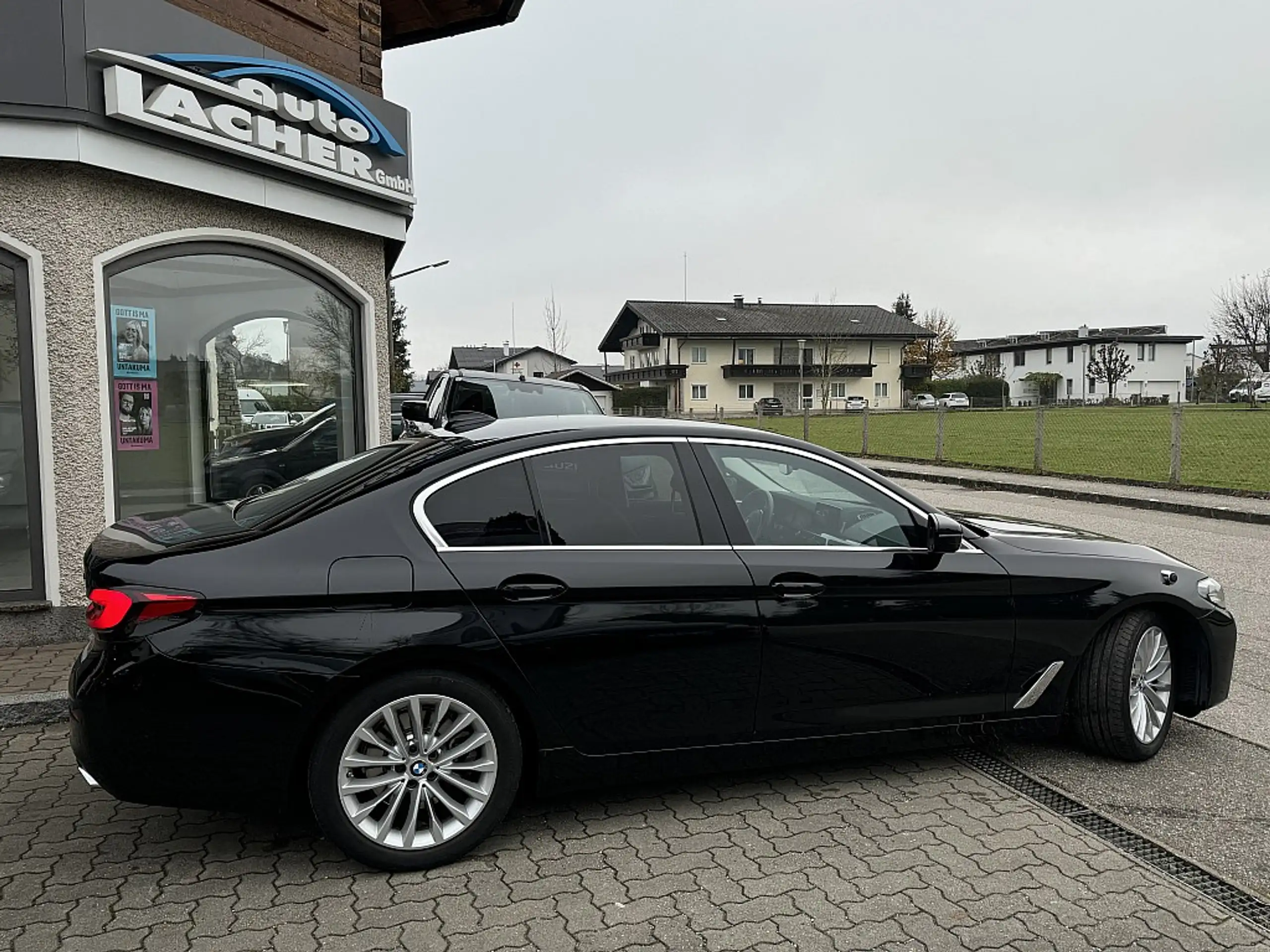 BMW - 520