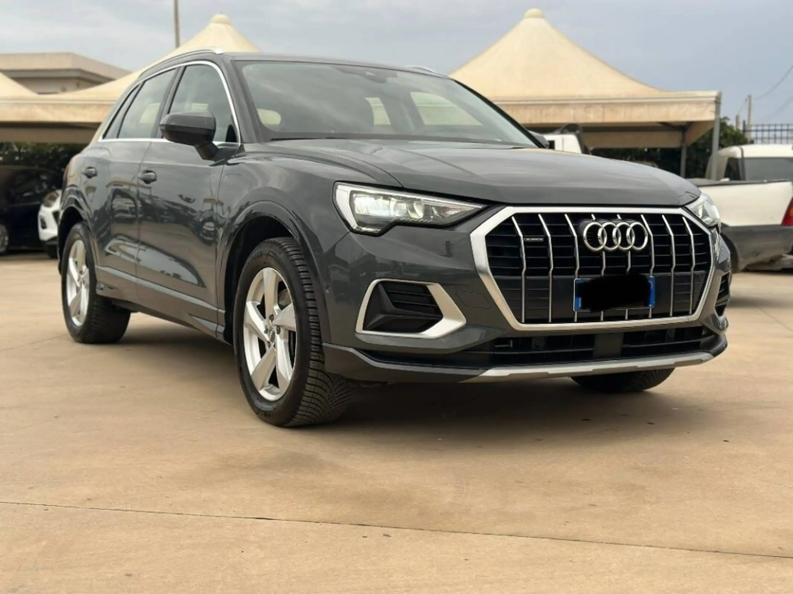 Audi - Q3