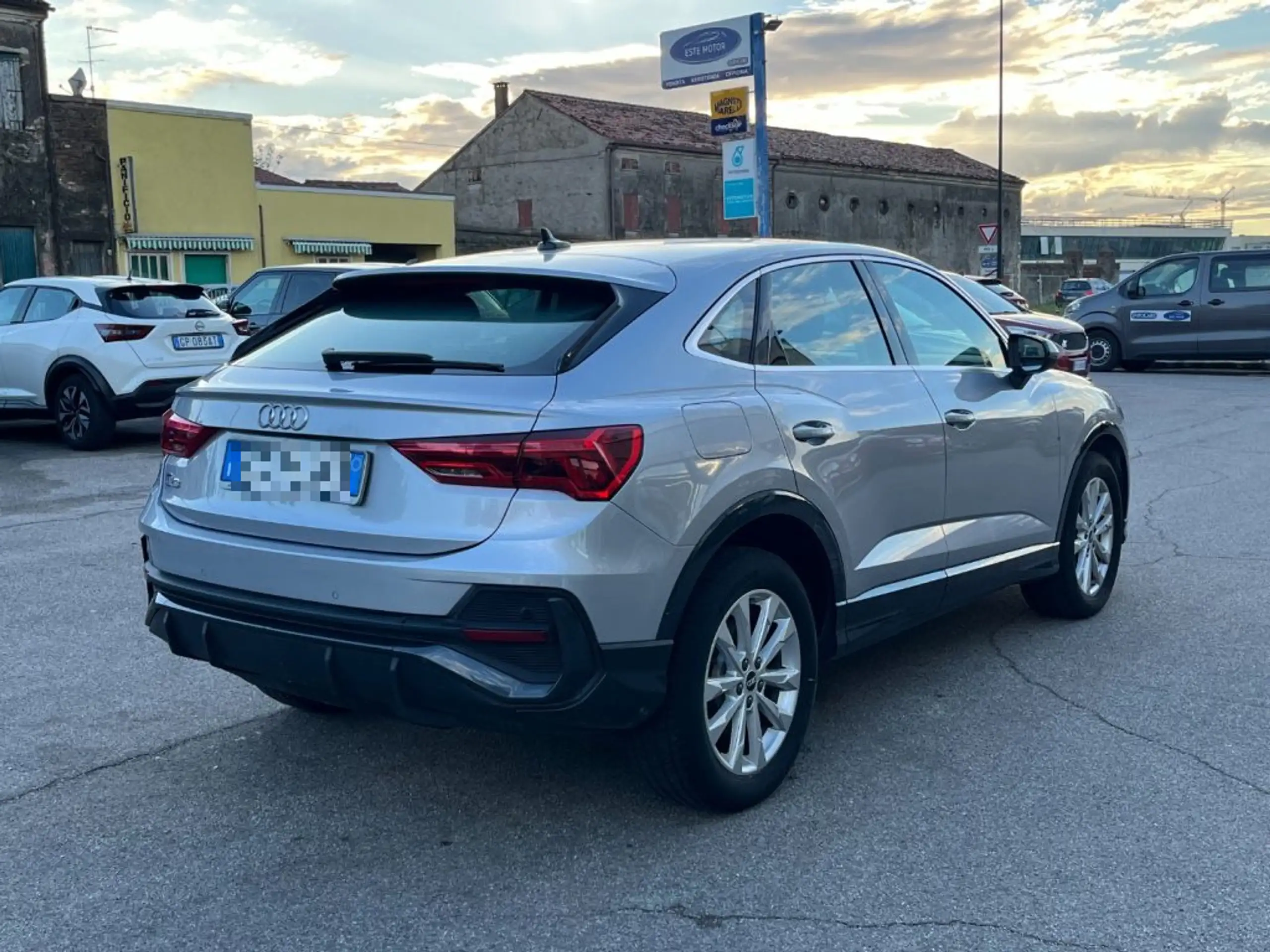 Audi - Q3