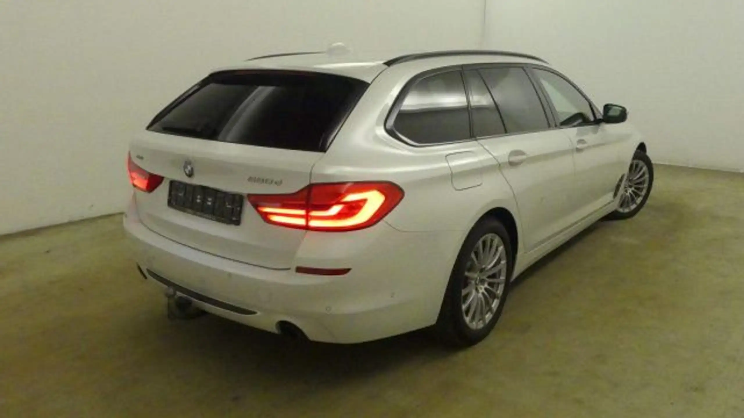 BMW - 530