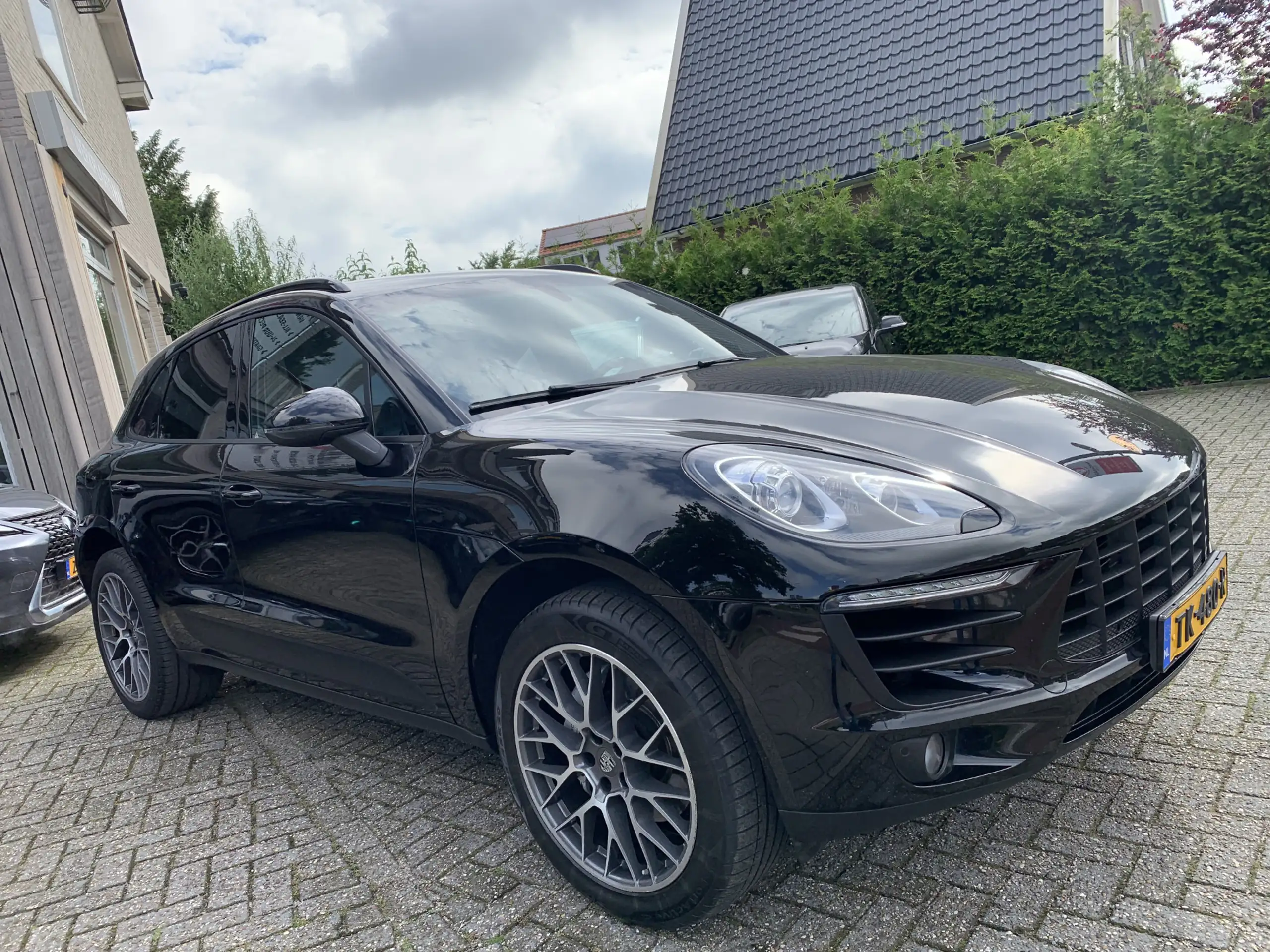 Porsche - Macan