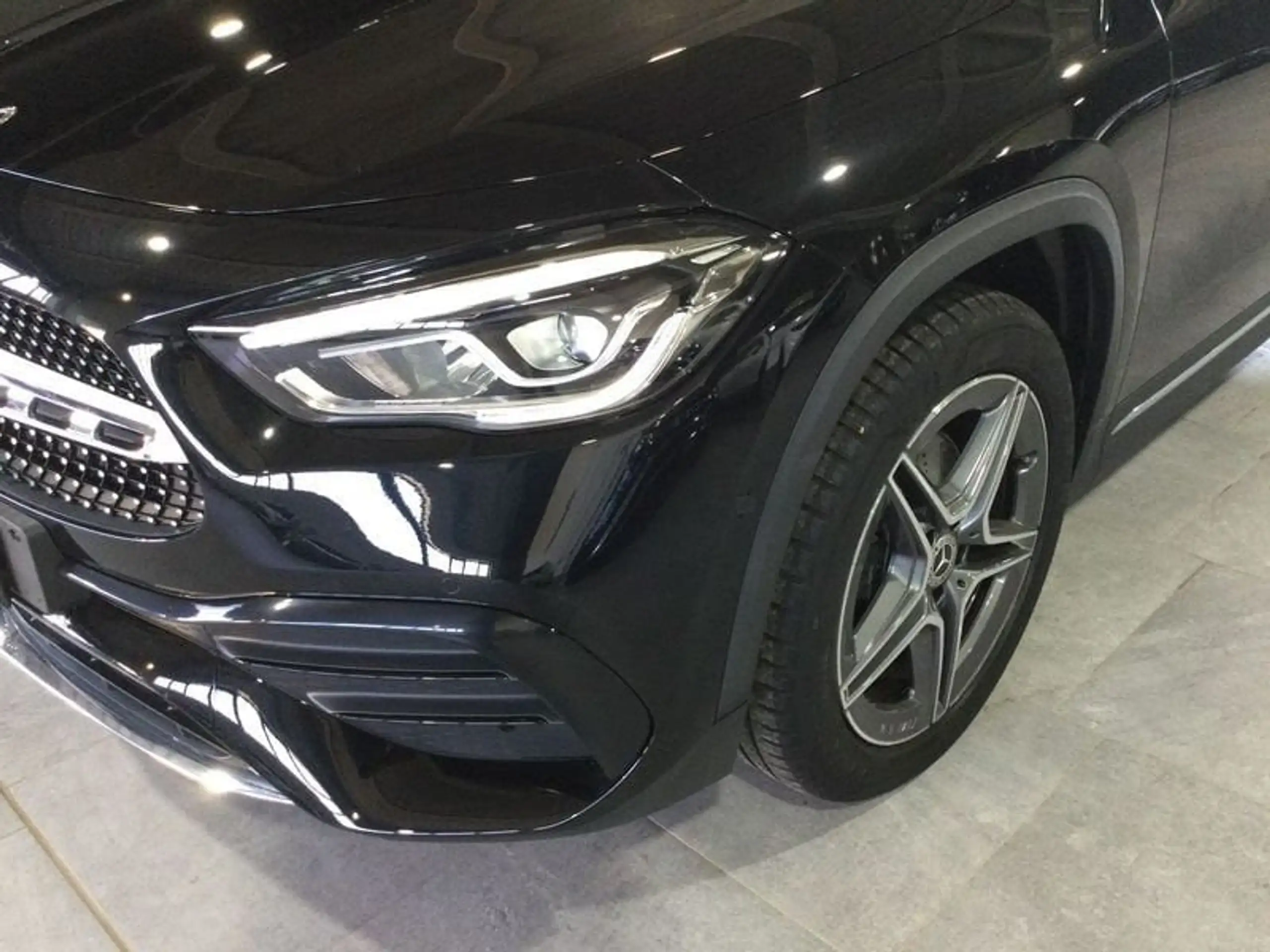 Mercedes-Benz - GLA 250