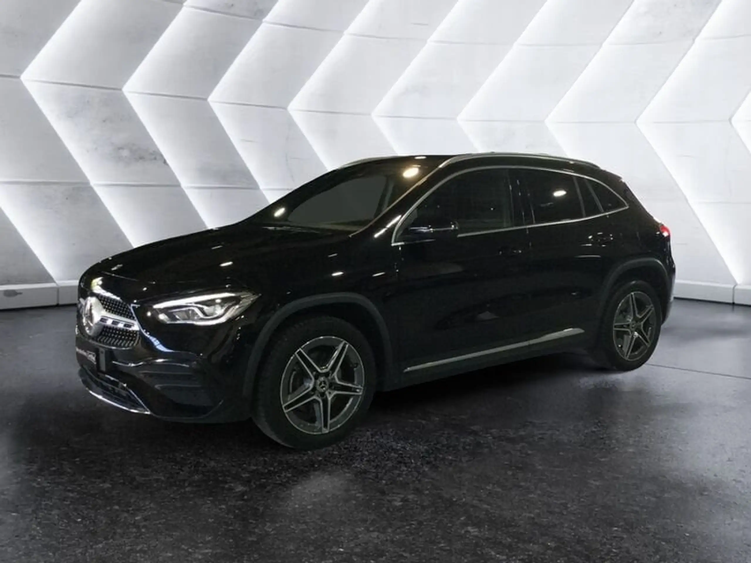 Mercedes-Benz - GLA 250