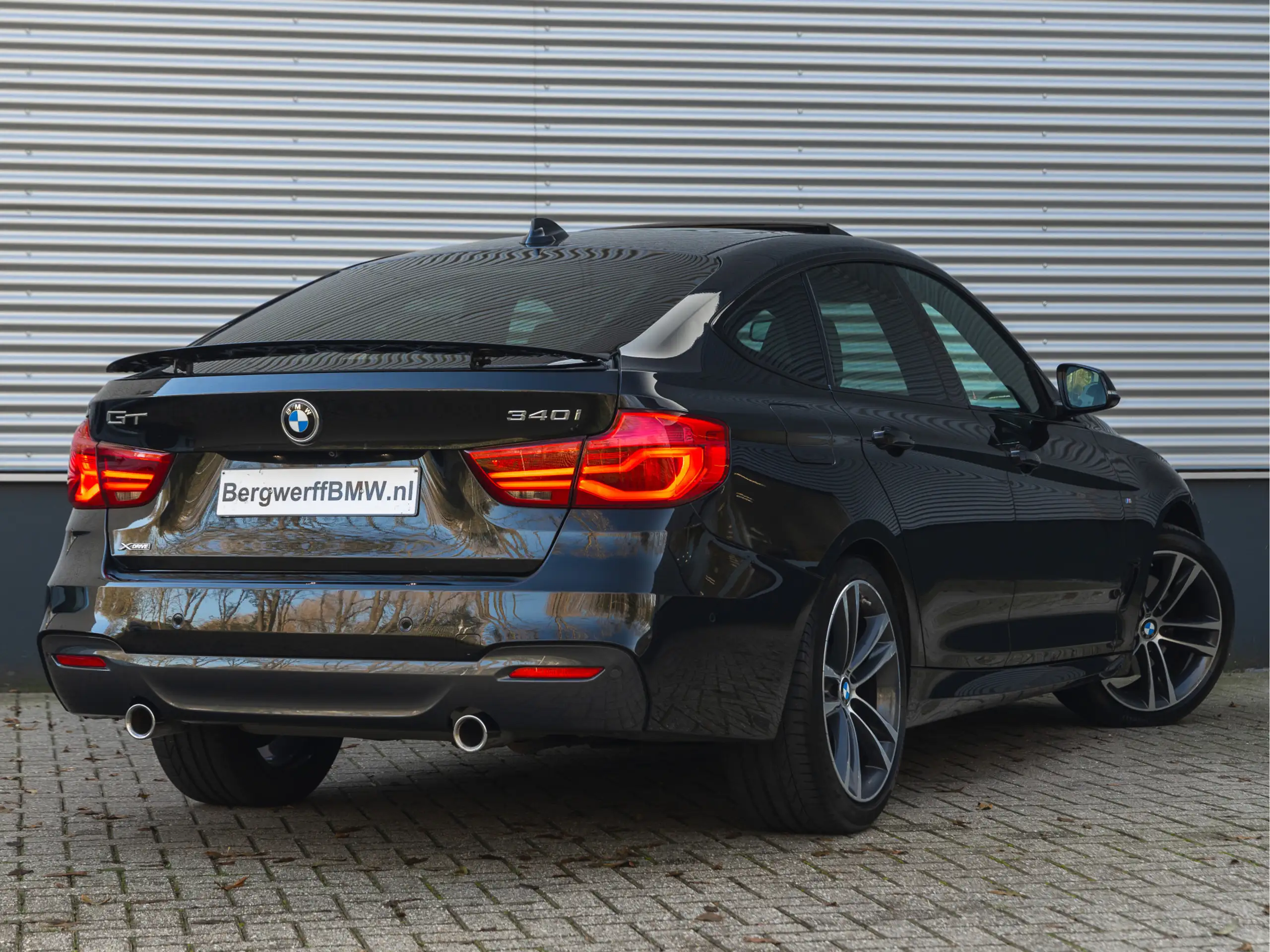 BMW - 340