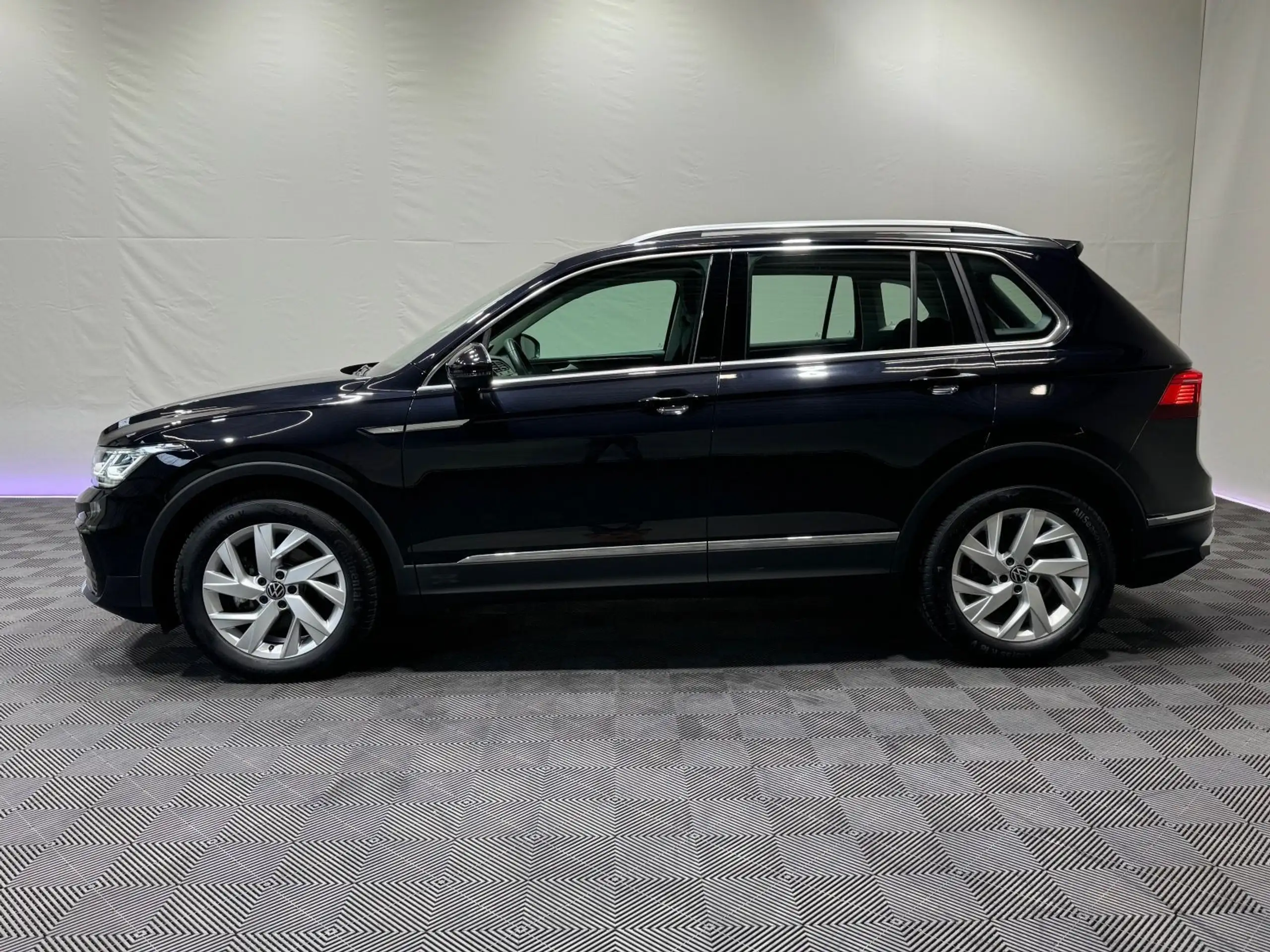 Volkswagen - Tiguan