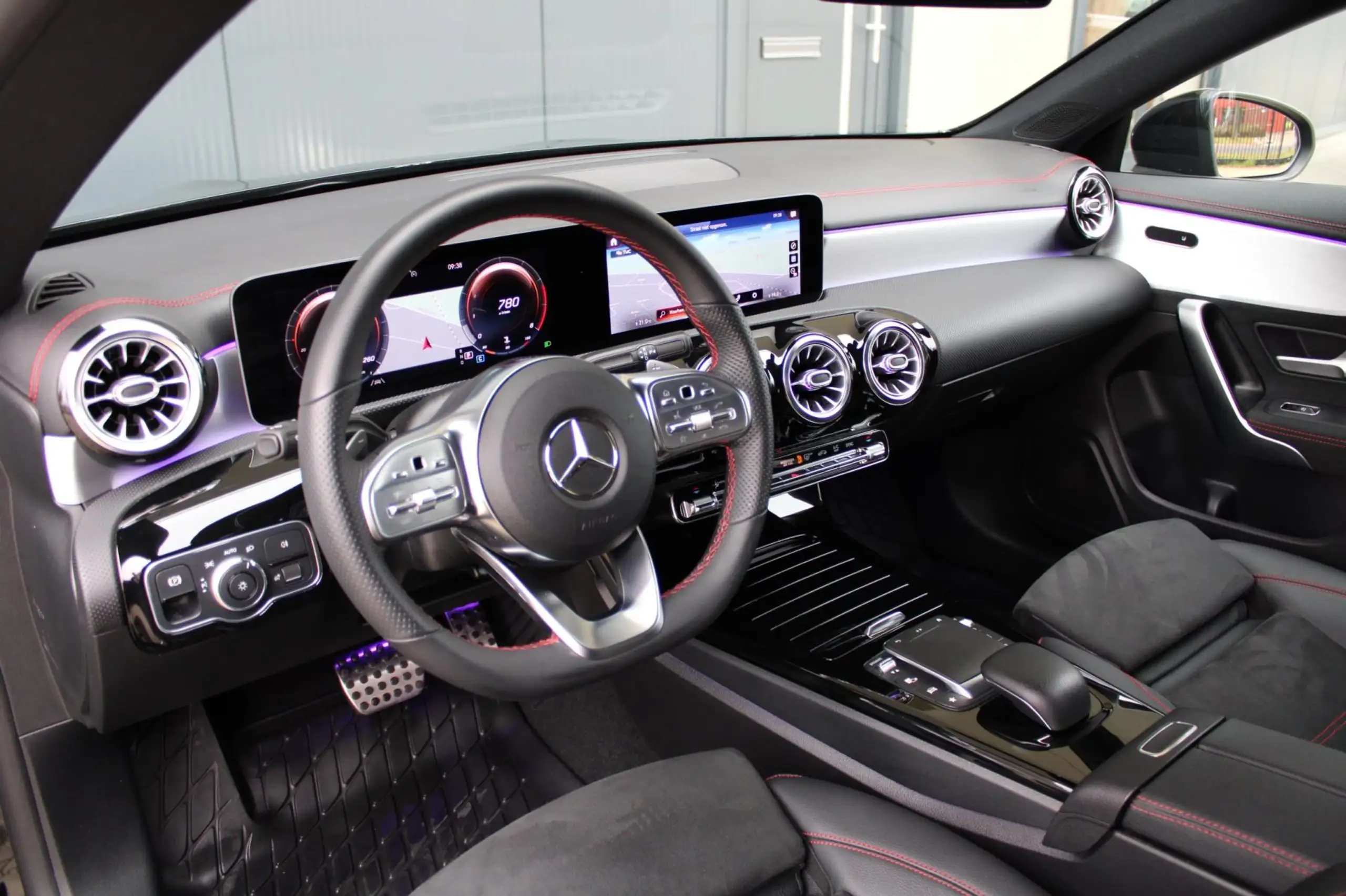 Mercedes-Benz - CLA 200