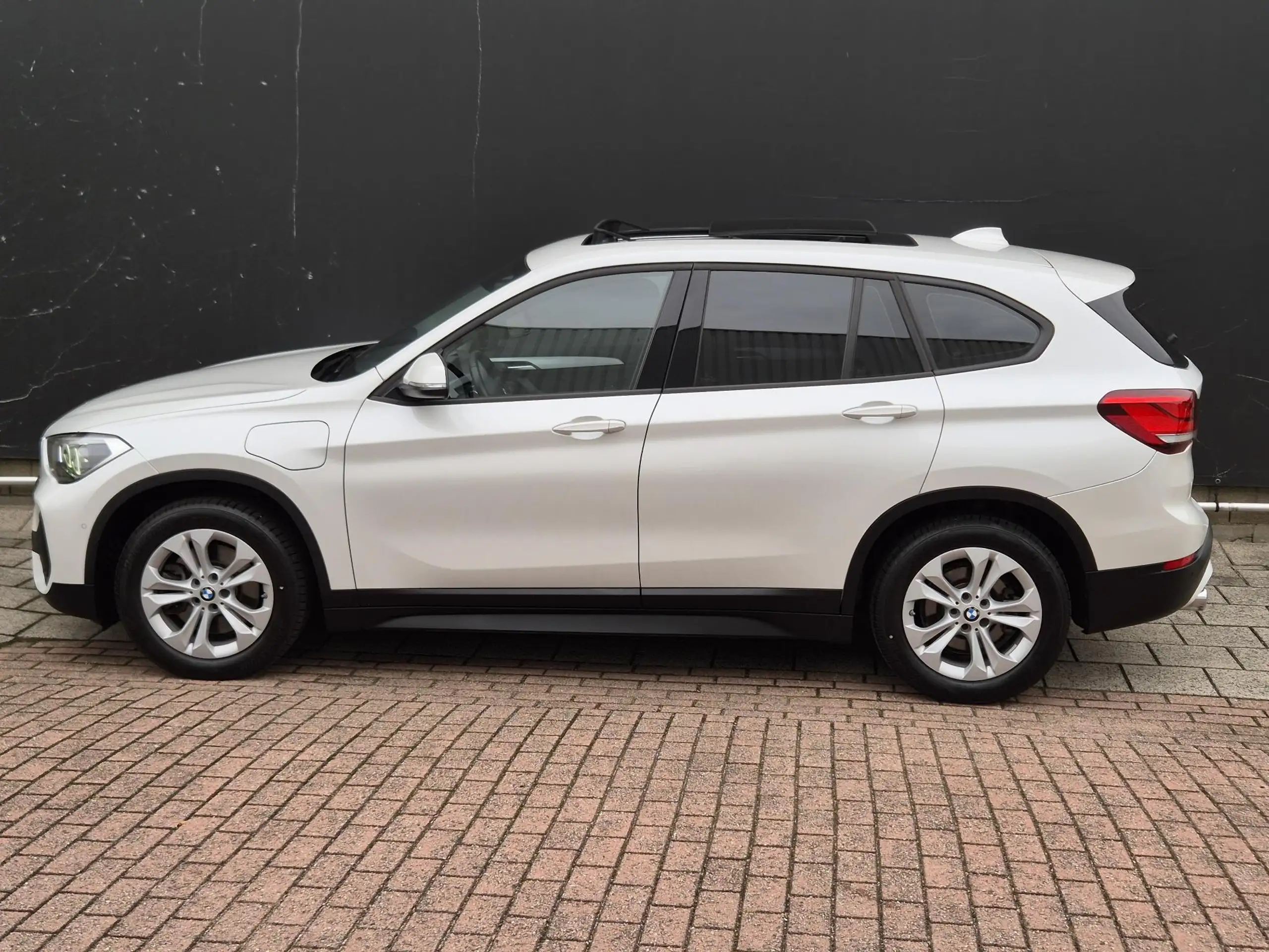 BMW - X1