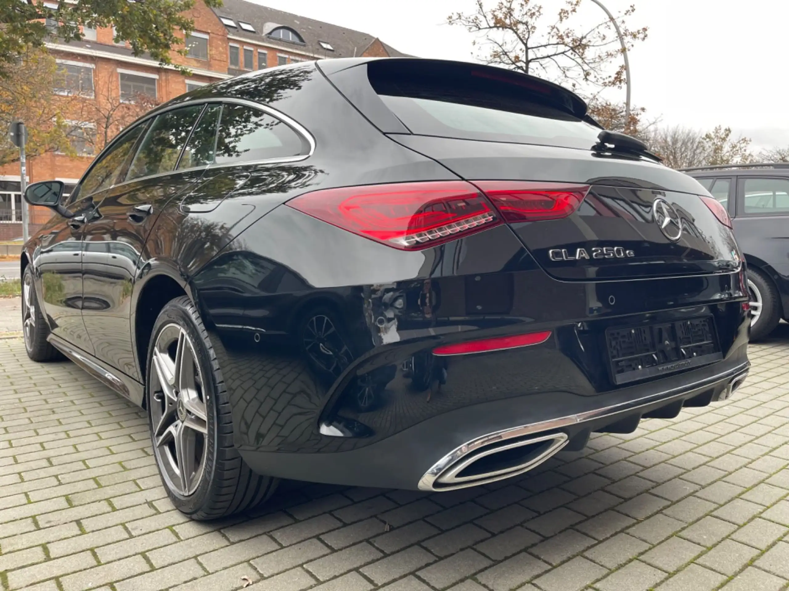 Mercedes-Benz - CLA 250